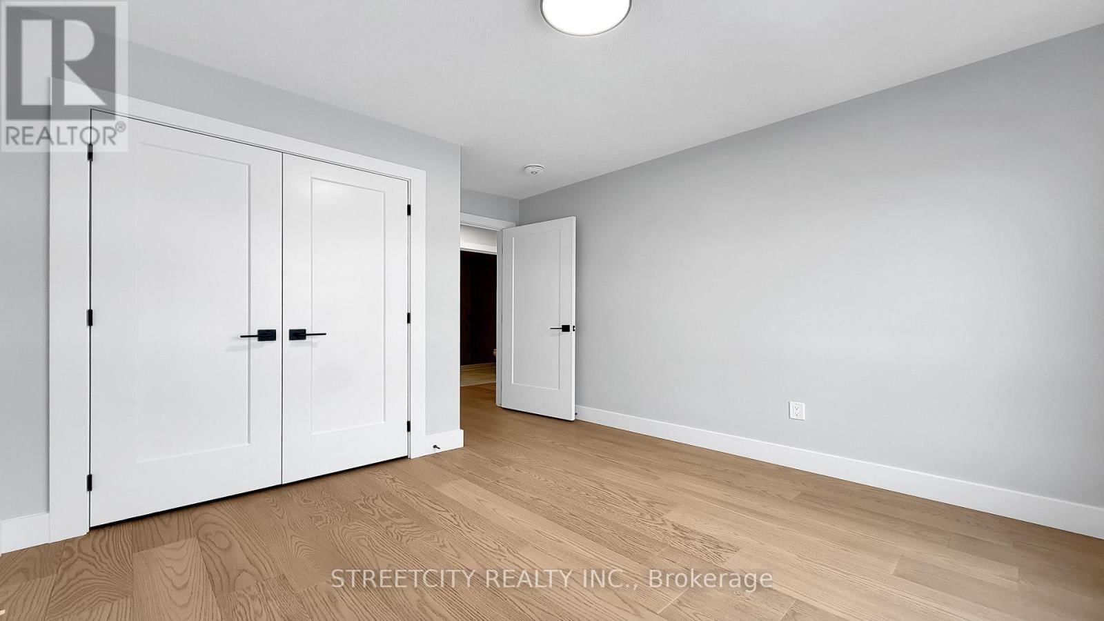 9 - 2500 MAIN STREET Image 19