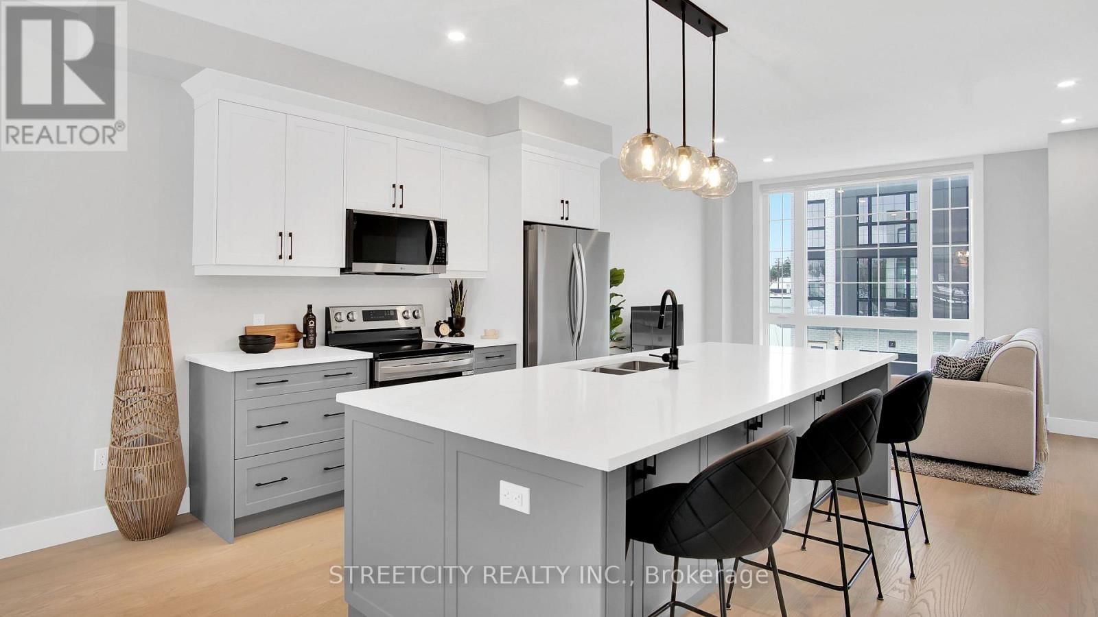 9 - 2500 MAIN STREET Image 5