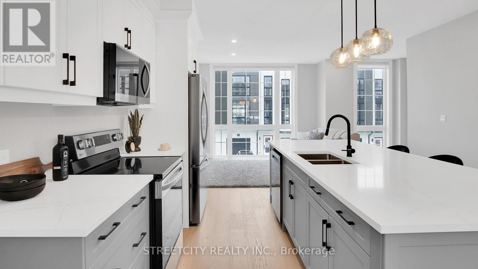 9 - 2500 MAIN STREET Image 8