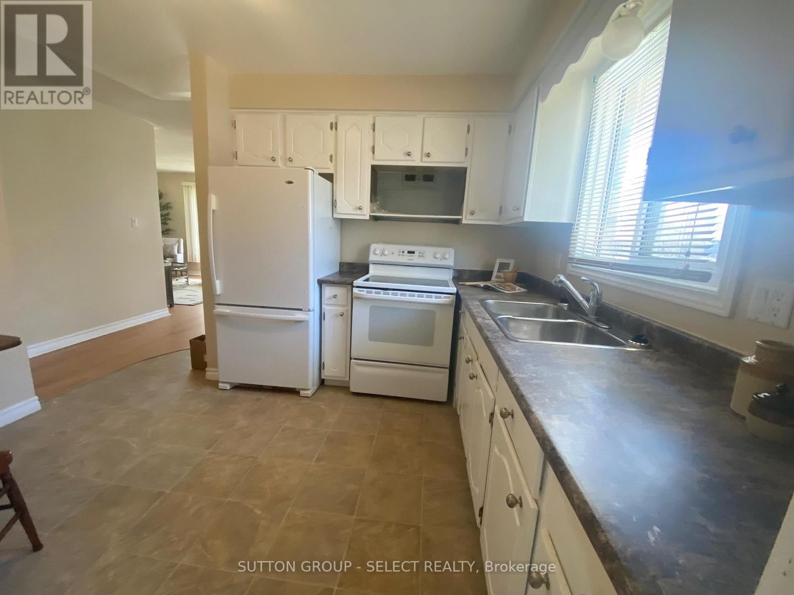 7 ARVA COURT Image 13