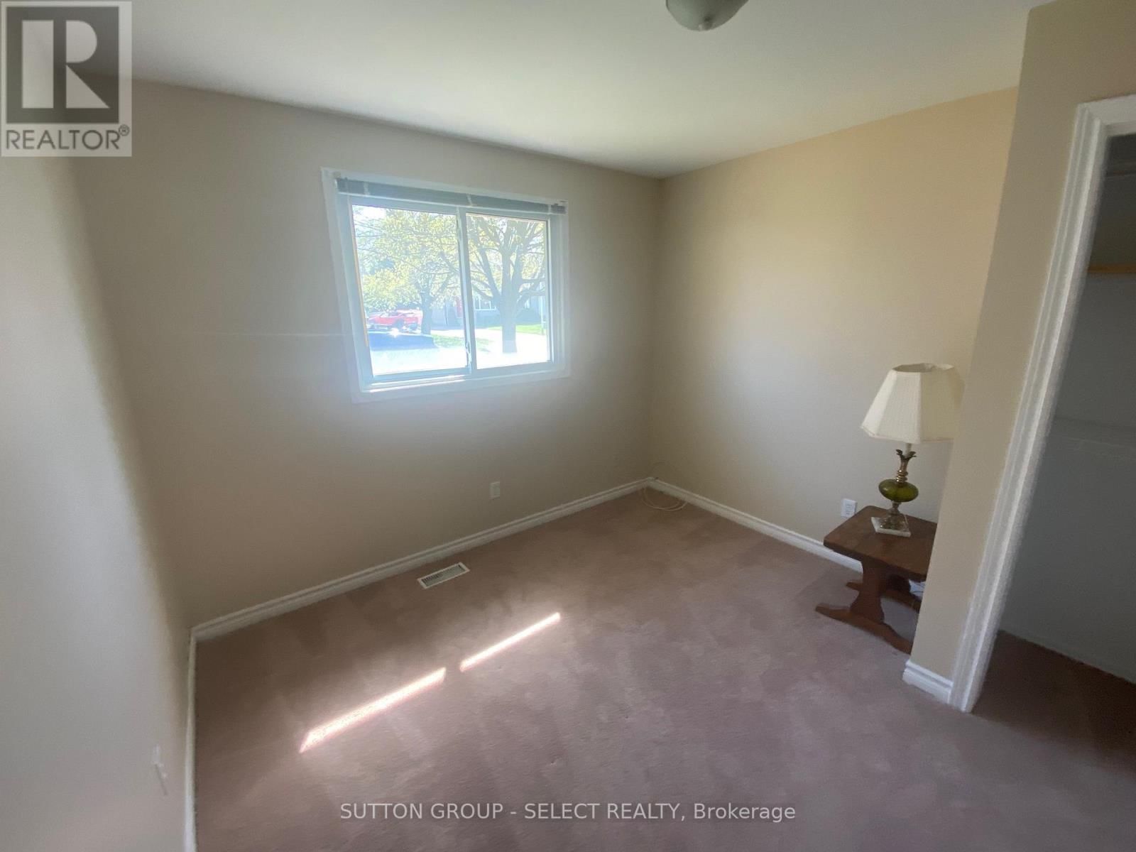 7 ARVA COURT Image 17