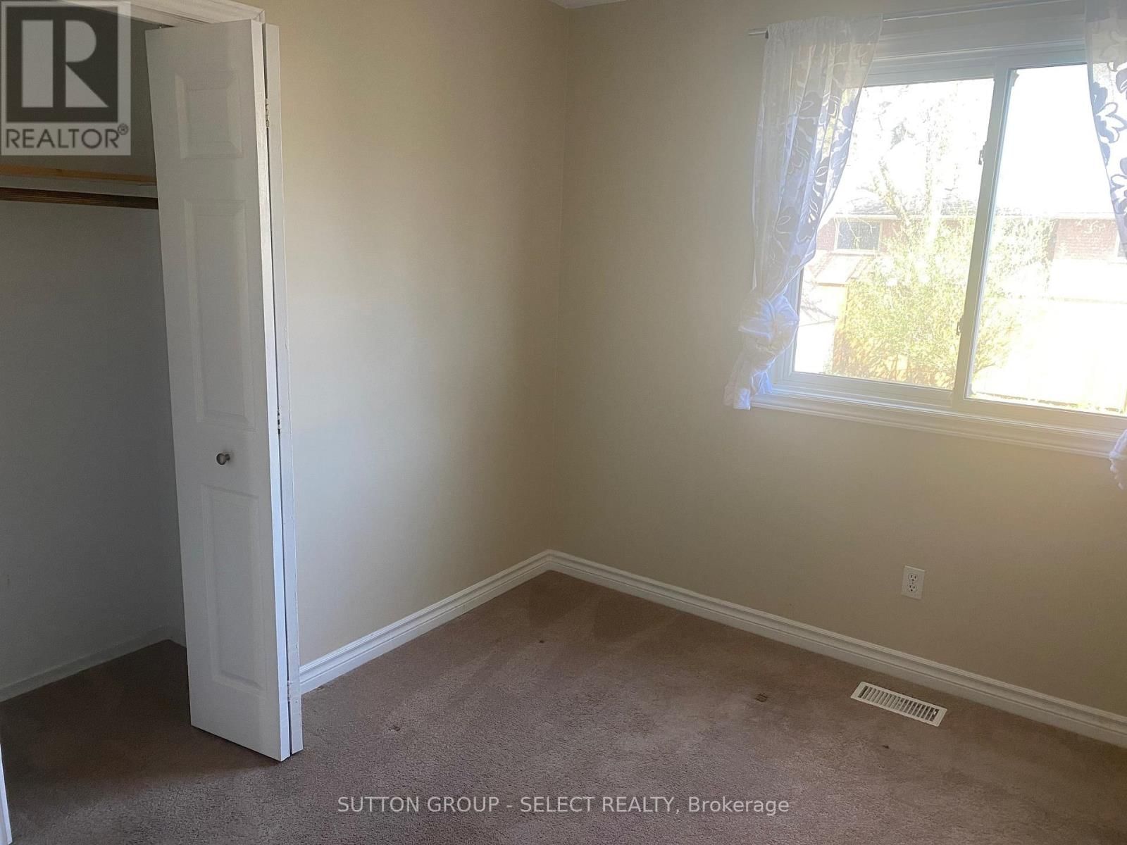 7 ARVA COURT Image 18