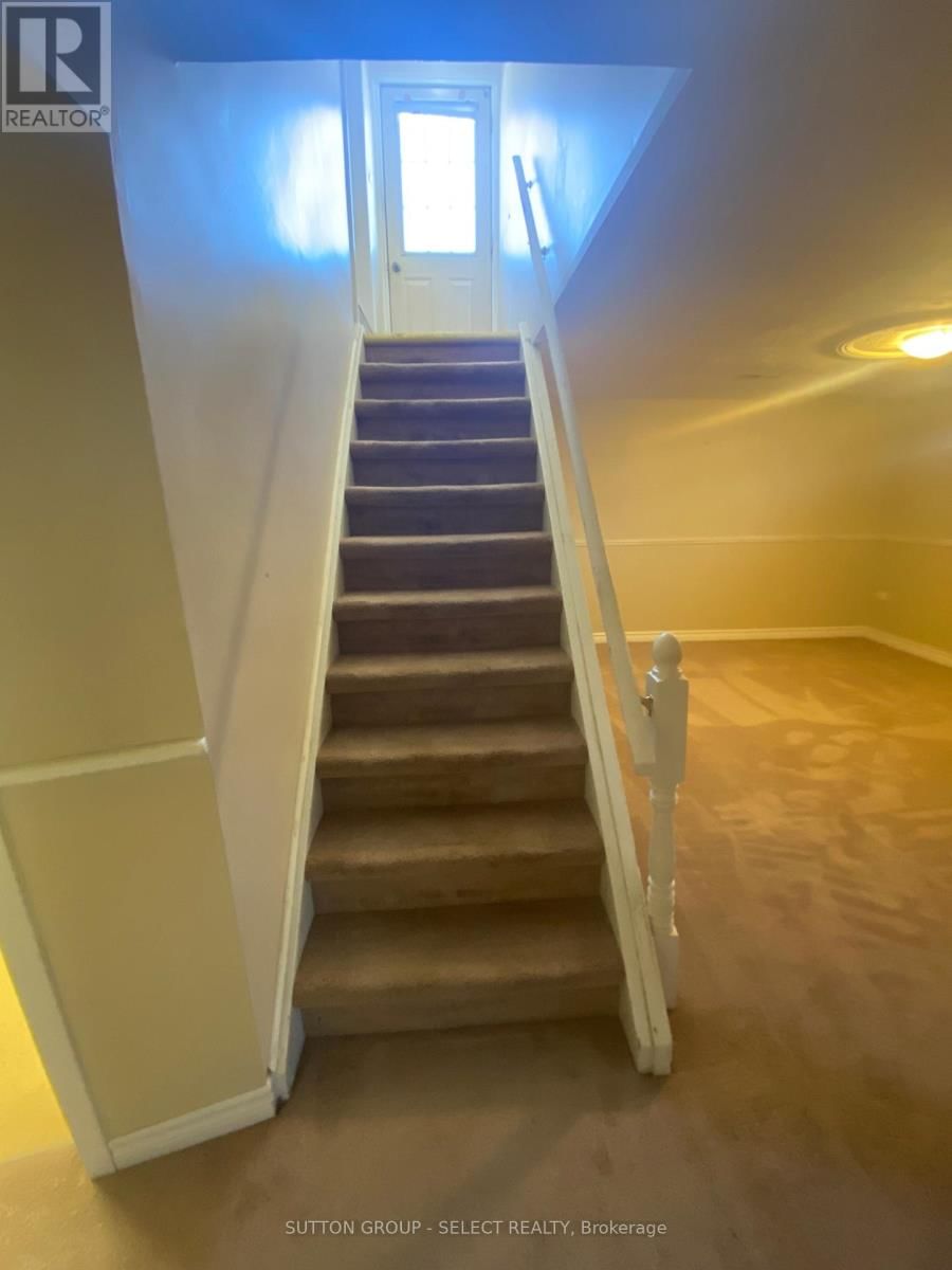 7 ARVA COURT Image 24