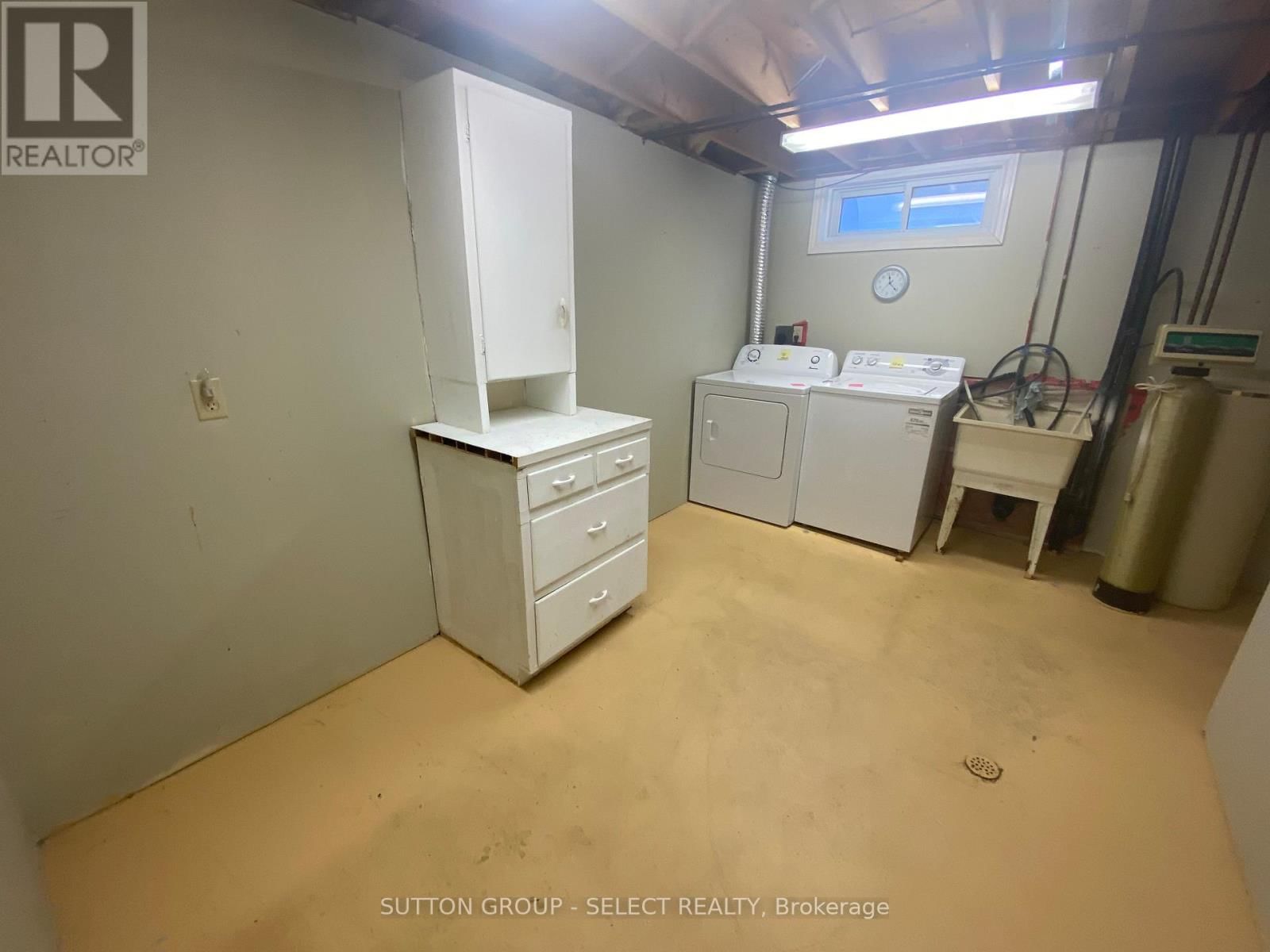 7 ARVA COURT Image 30