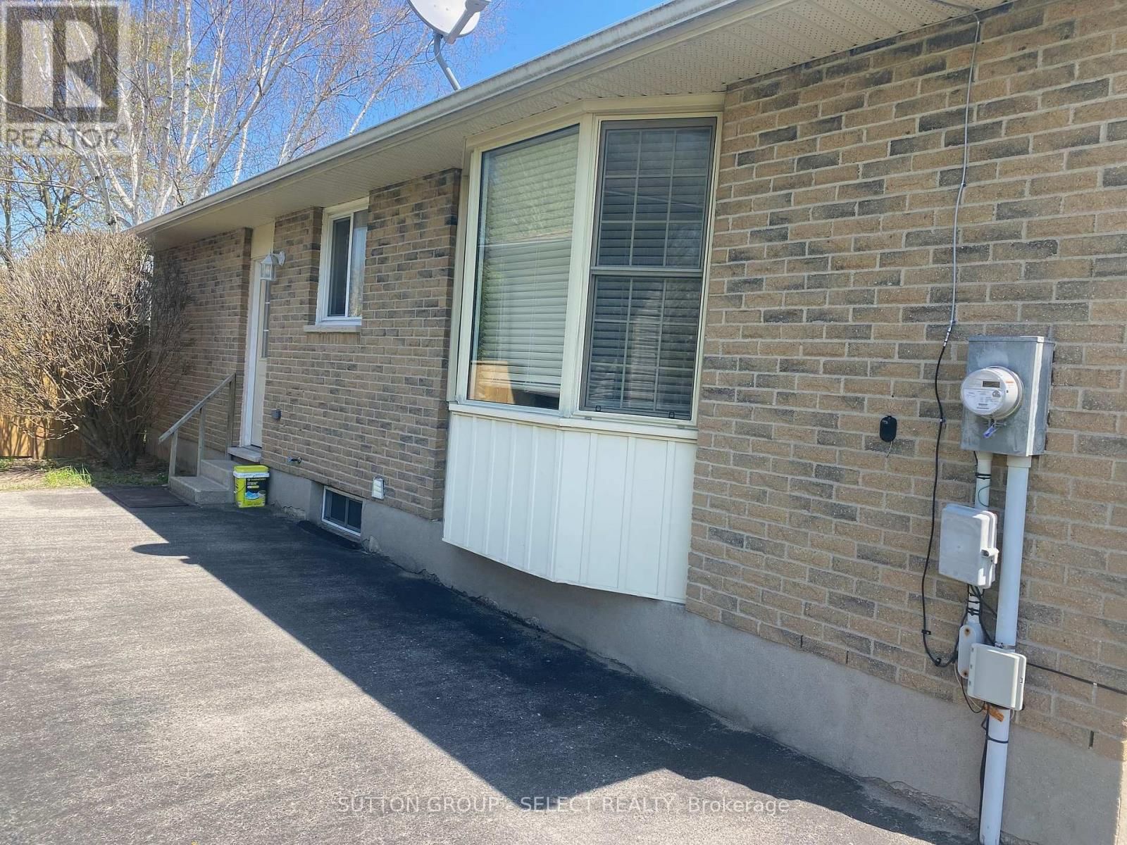 7 ARVA COURT Image 32