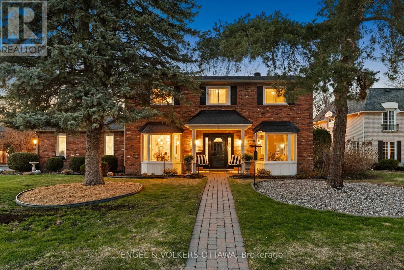 1 ERINLEA COURT Image 1