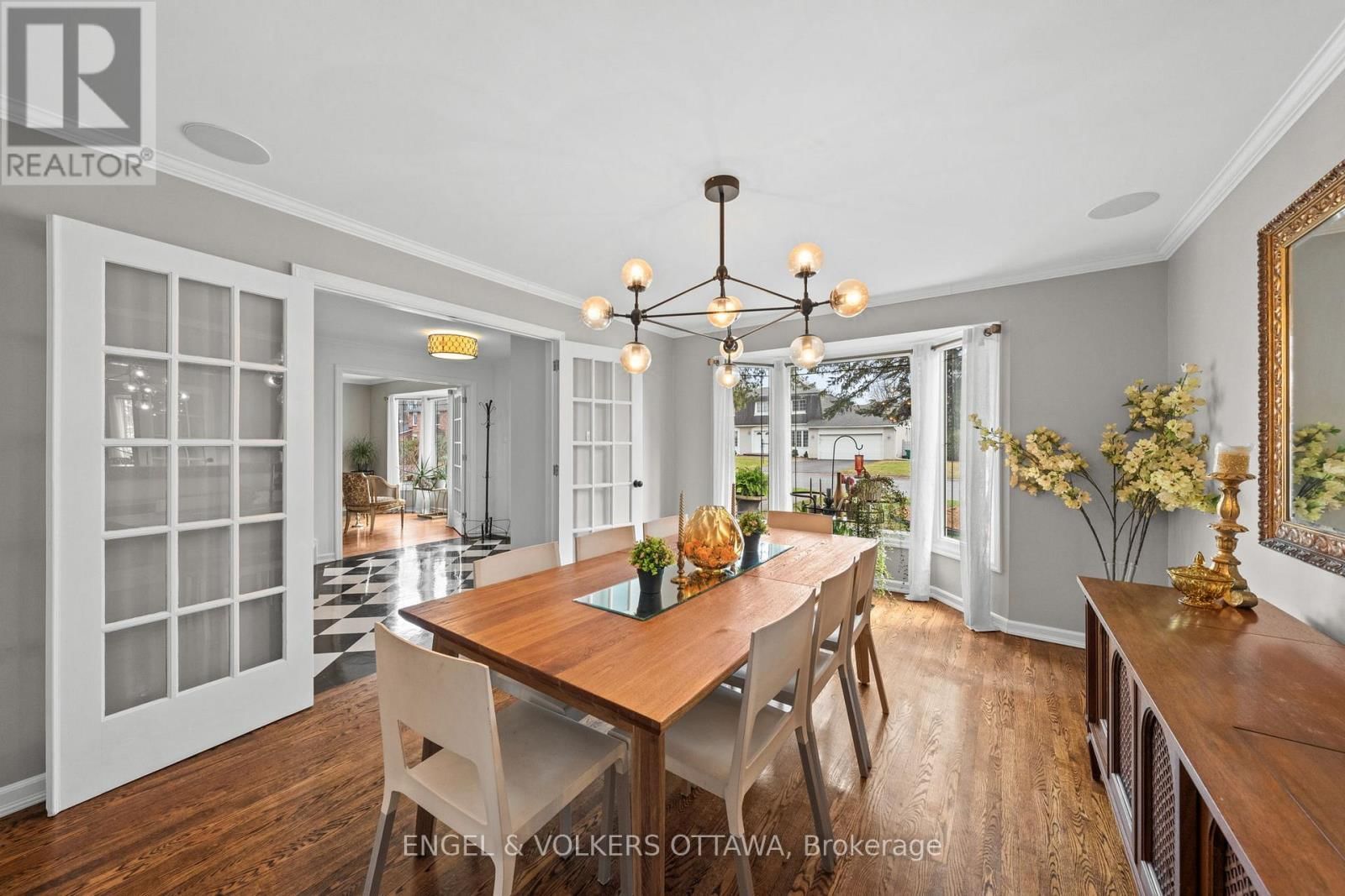 1 ERINLEA COURT Image 15