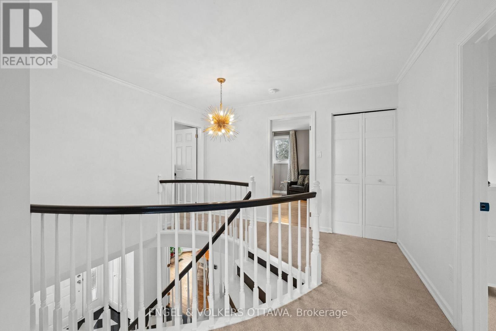 1 ERINLEA COURT Image 18