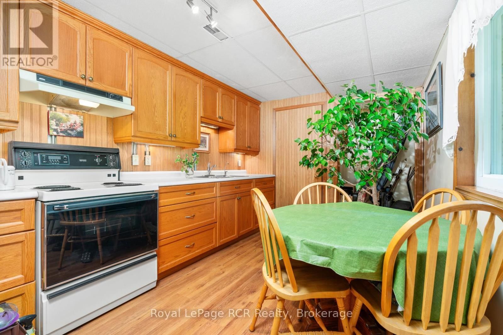 033105 GREY ROAD 28 ROAD Image 39