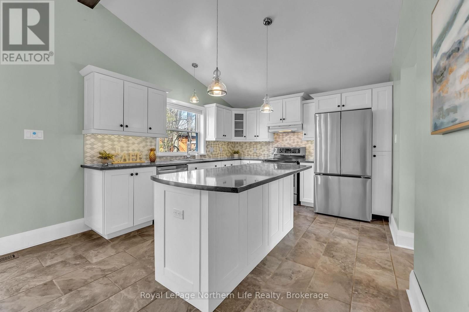 724 BLOEM STREET Image 13