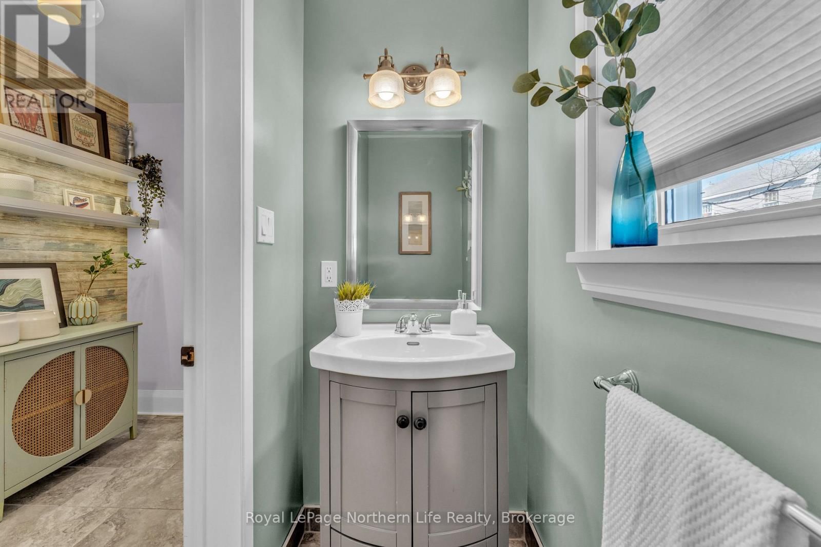 724 BLOEM STREET Image 17