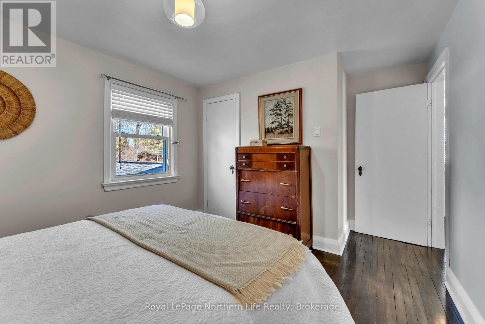 724 BLOEM STREET Image 20