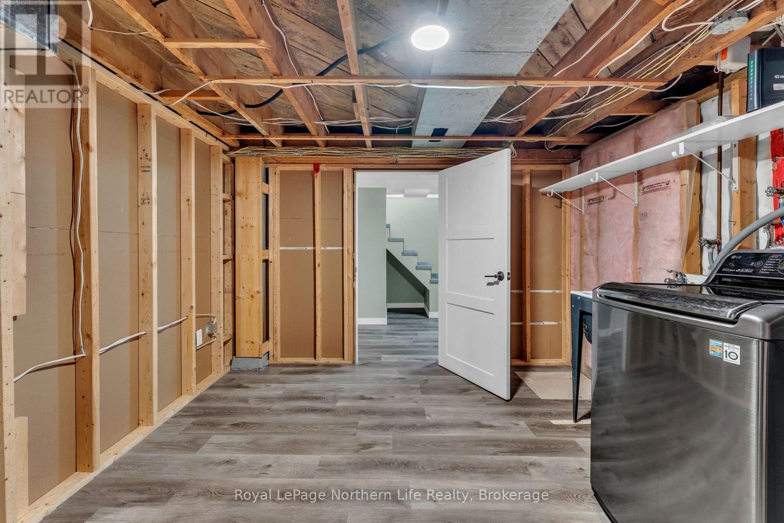 724 BLOEM STREET Image 30