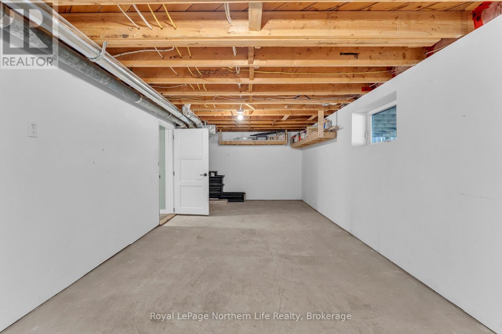 724 BLOEM STREET Image 34