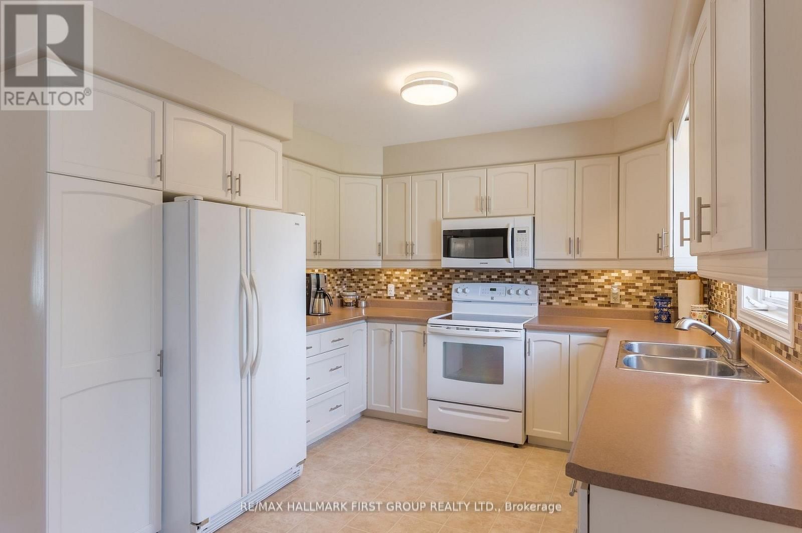 4 BLUEWATER AVENUE Image 13