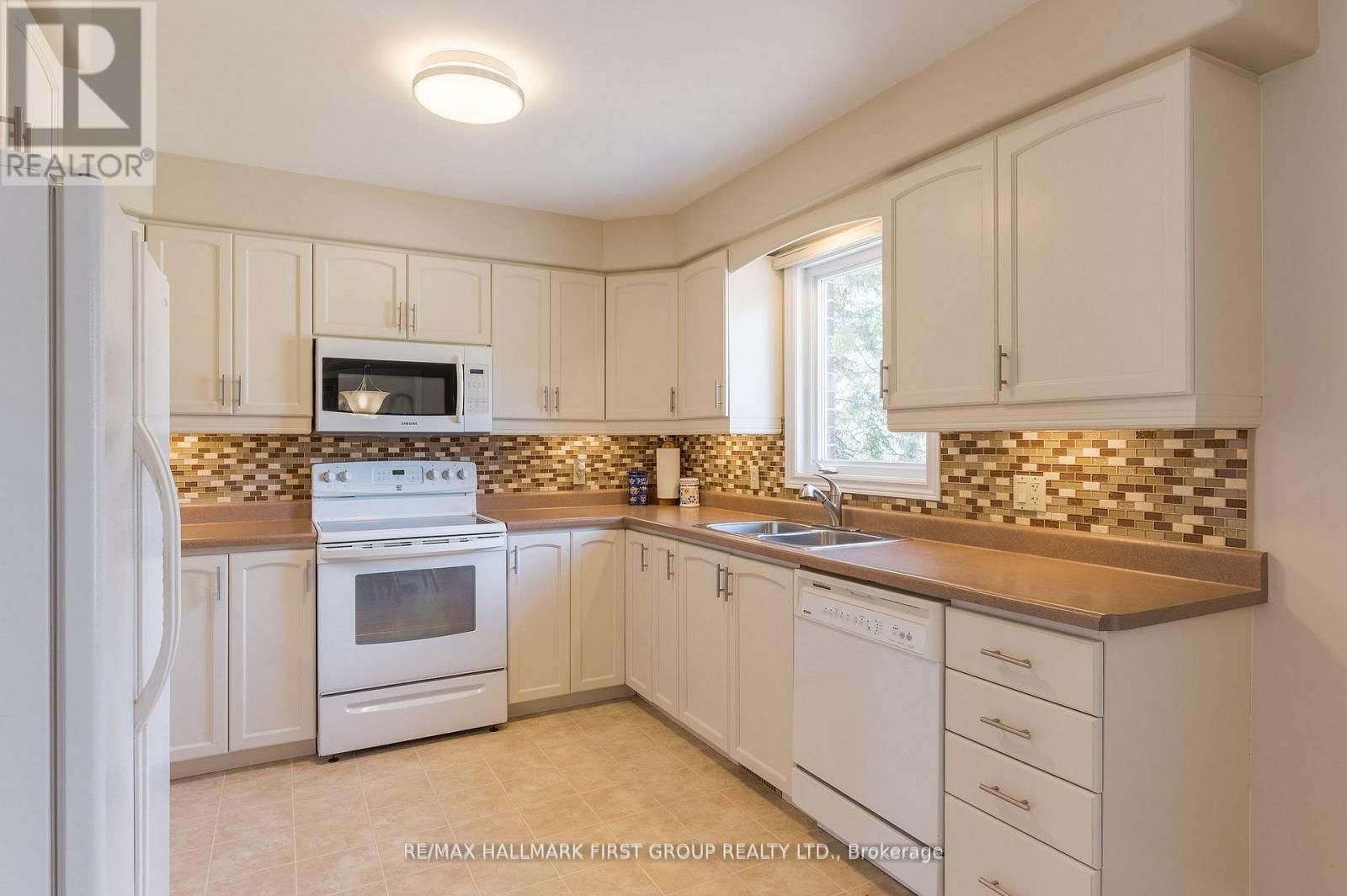 4 BLUEWATER AVENUE Image 14