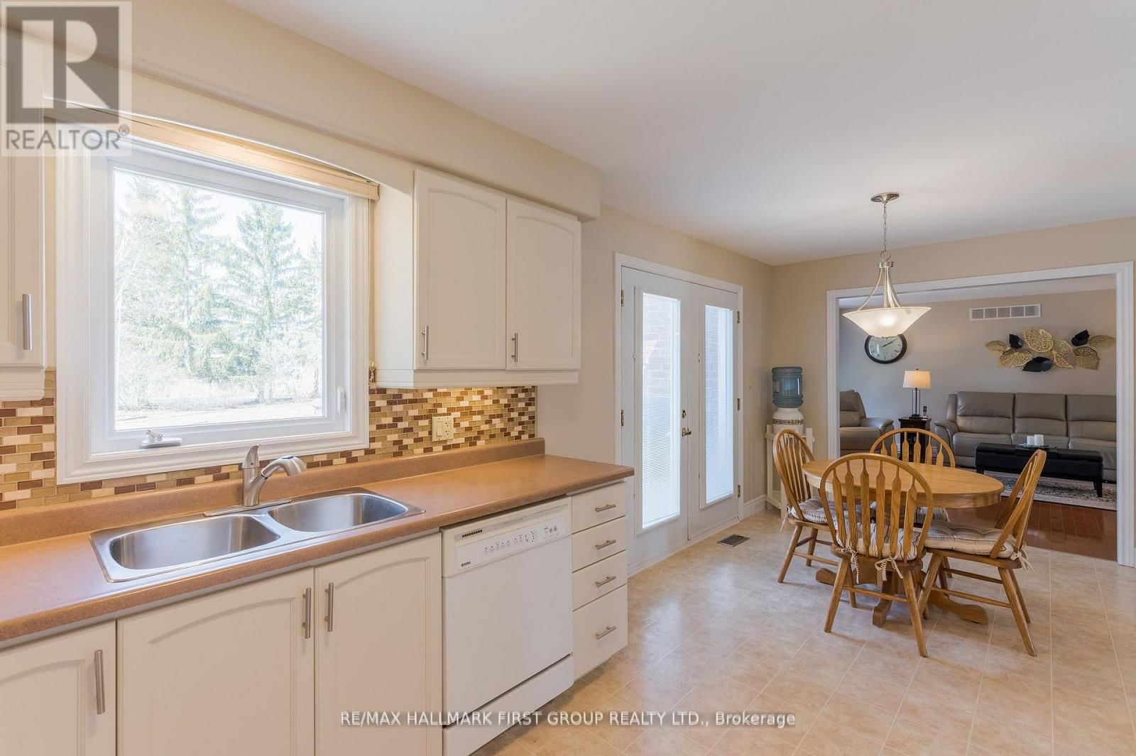 4 BLUEWATER AVENUE Image 15