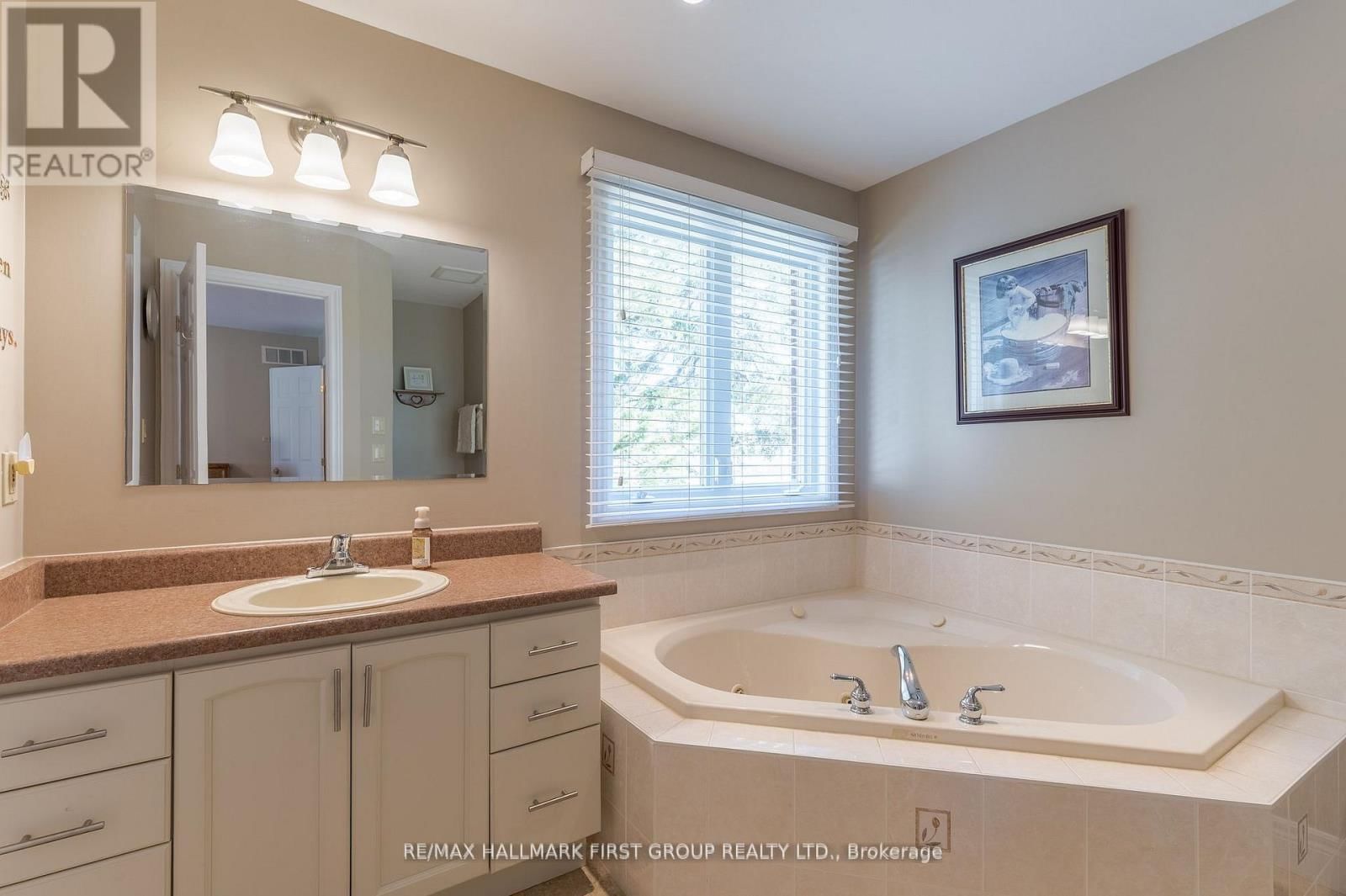 4 BLUEWATER AVENUE Image 21