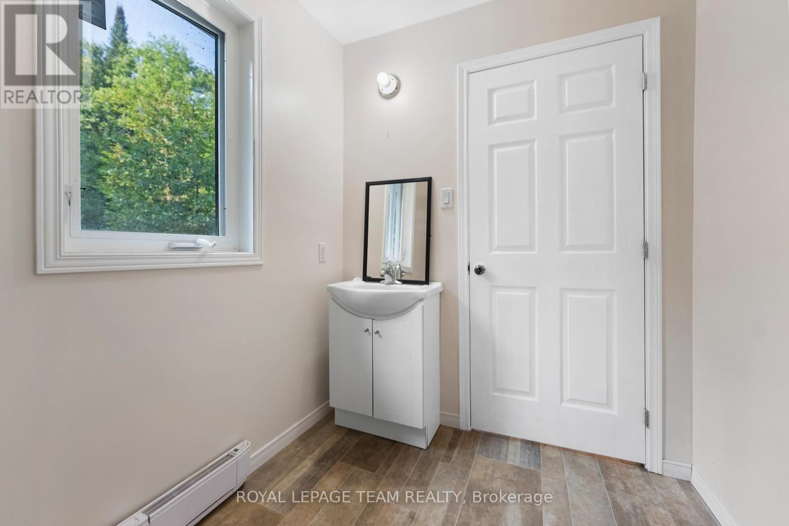 1274 LOWER CRAIGMONT ROAD Image 18