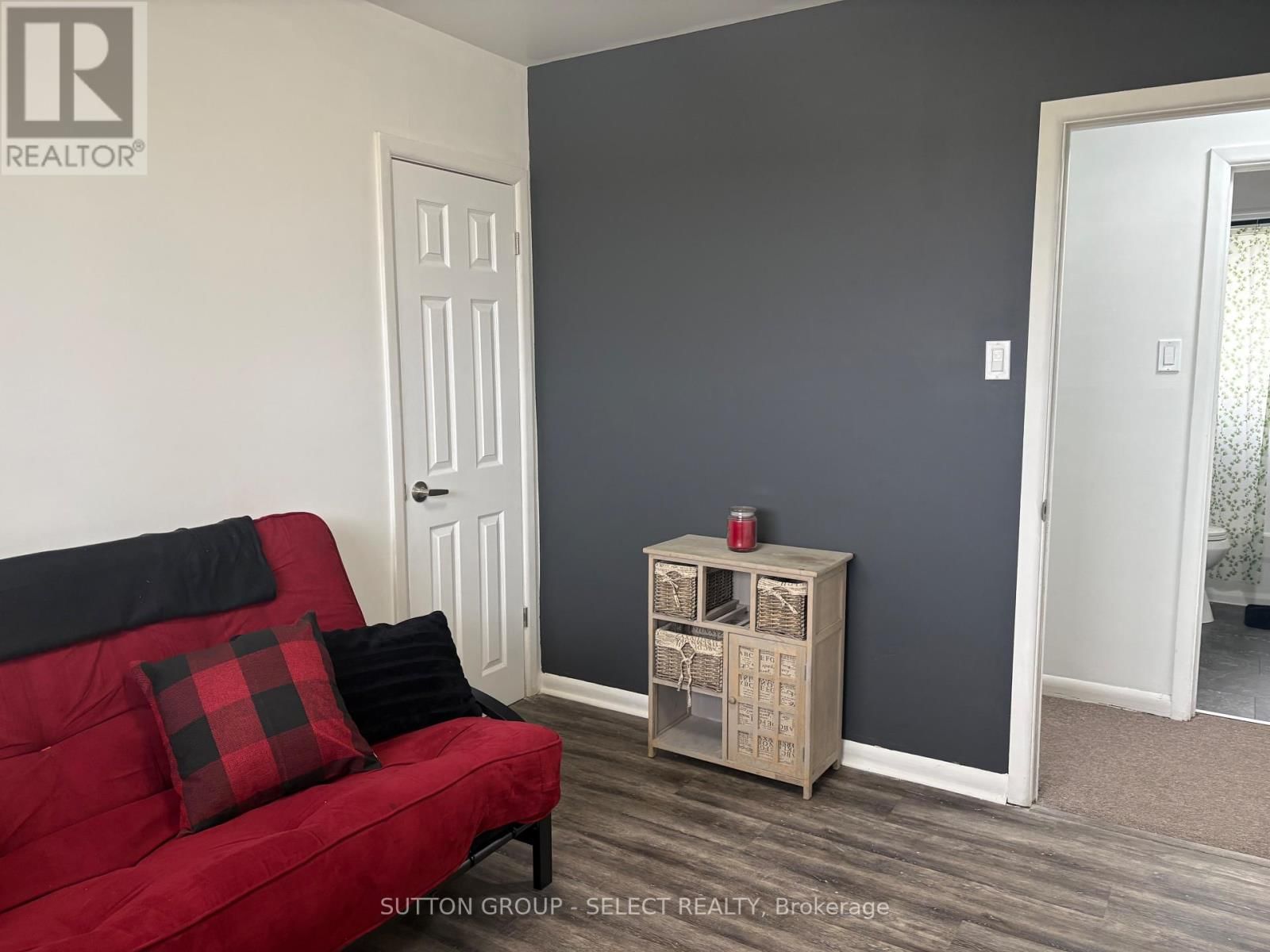 47 APONI CRESCENT Image 12