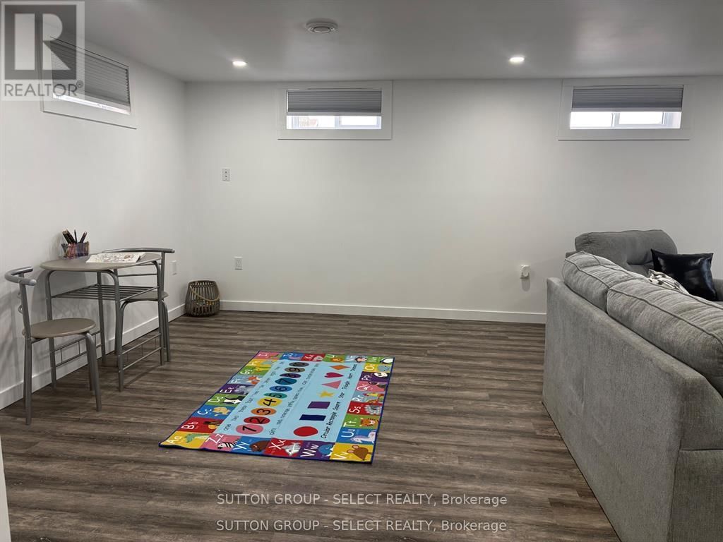 47 APONI CRESCENT Image 15