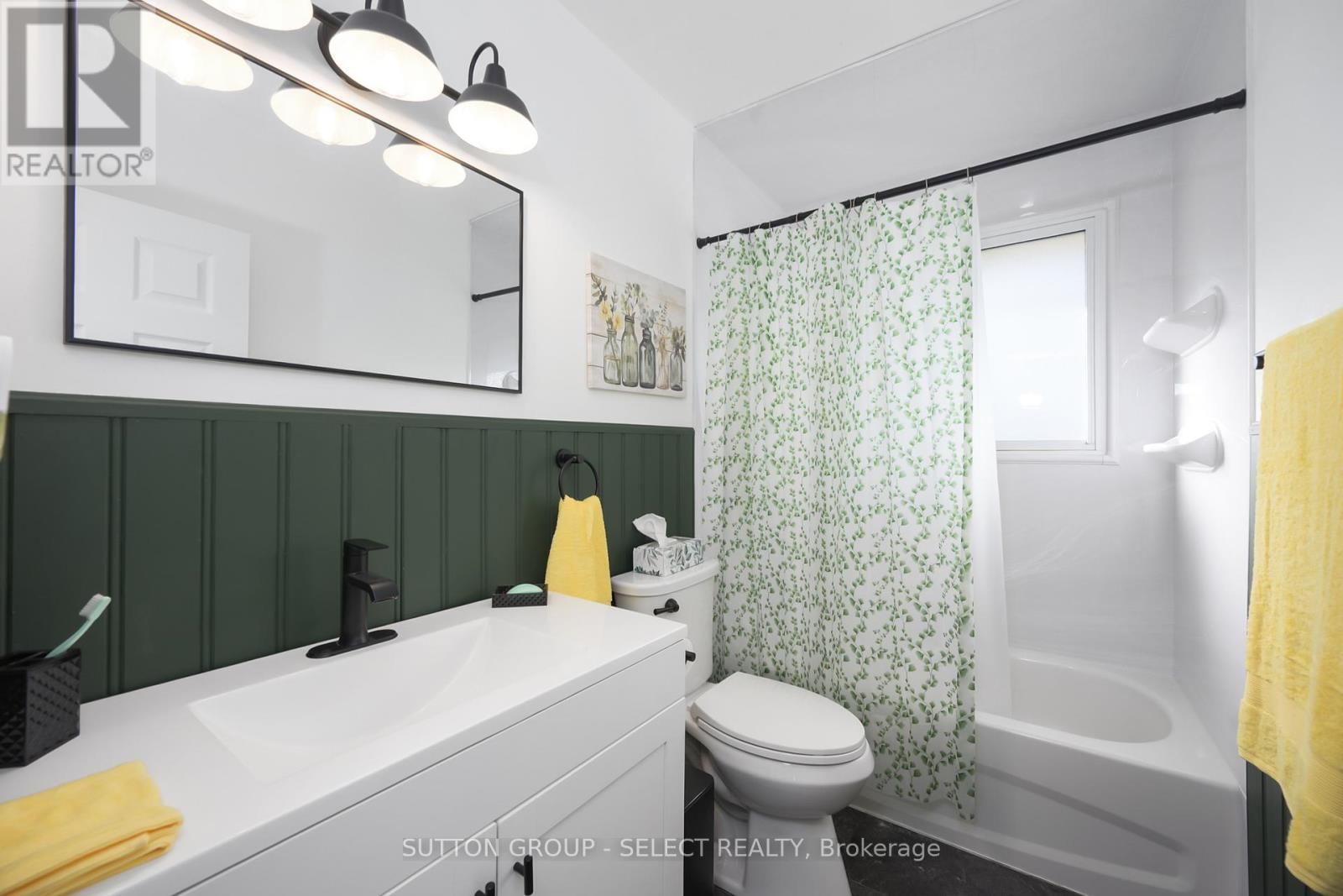 47 APONI CRESCENT Image 18