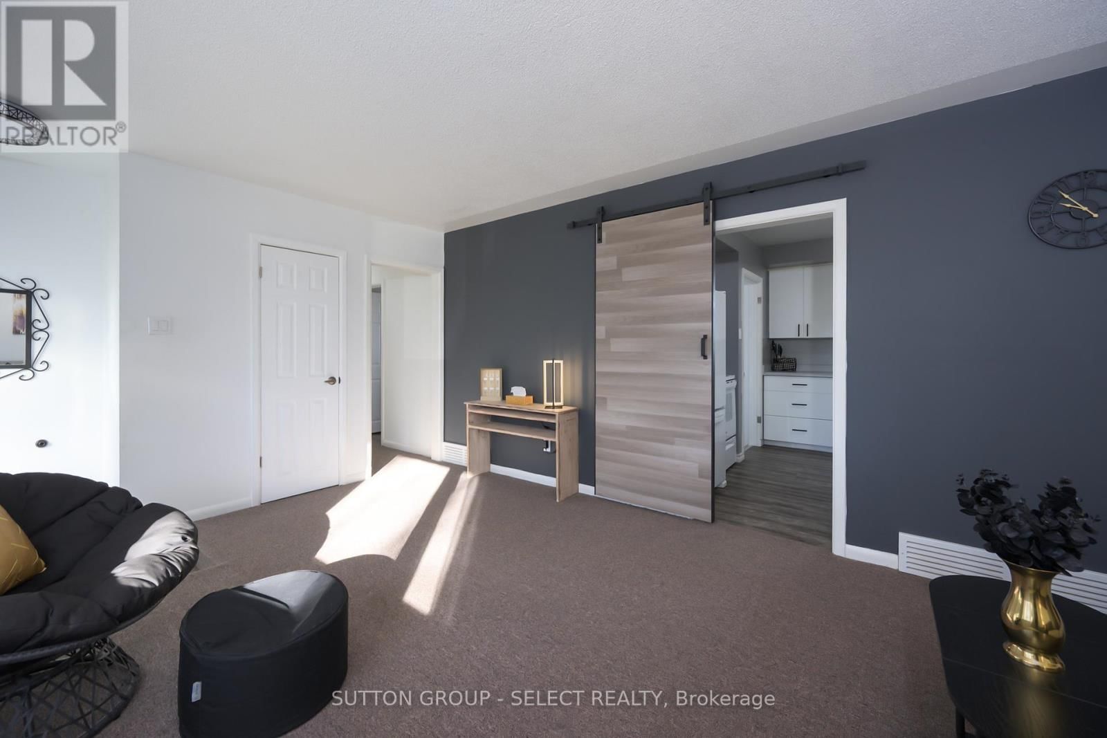 47 APONI CRESCENT Image 2