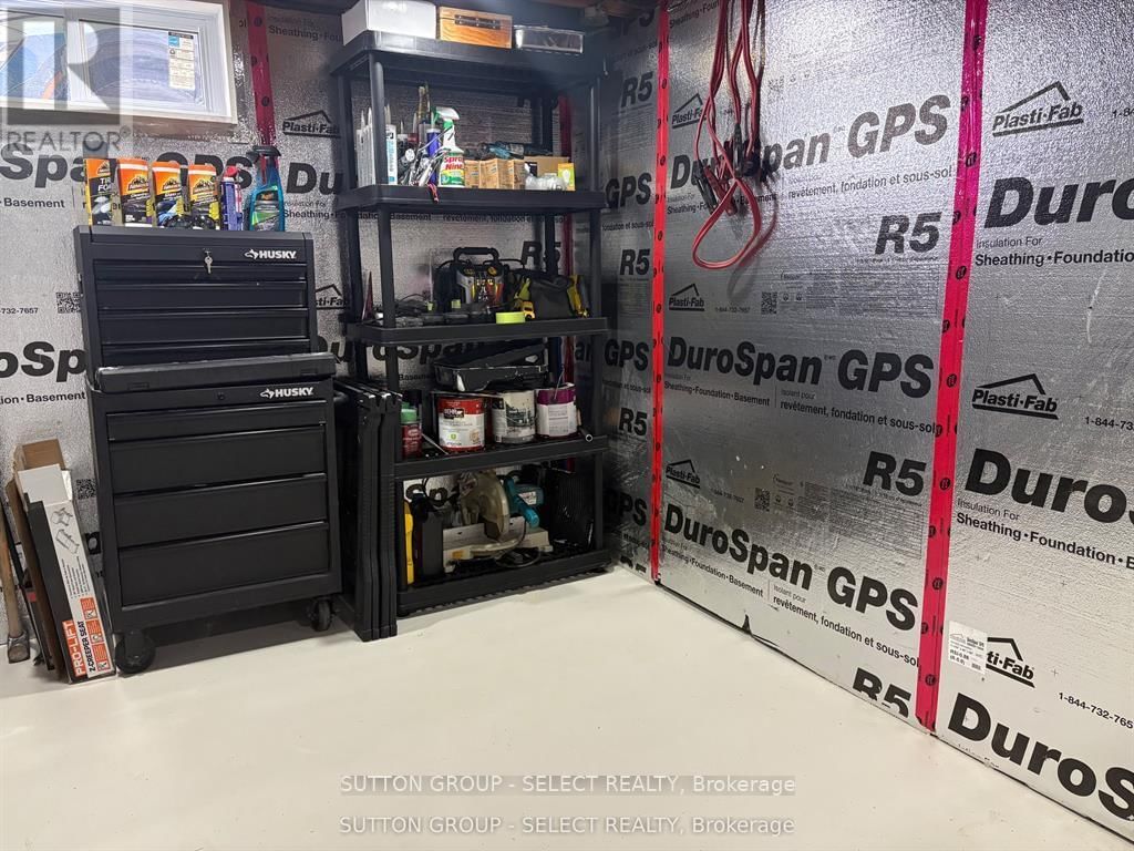 47 APONI CRESCENT Image 23