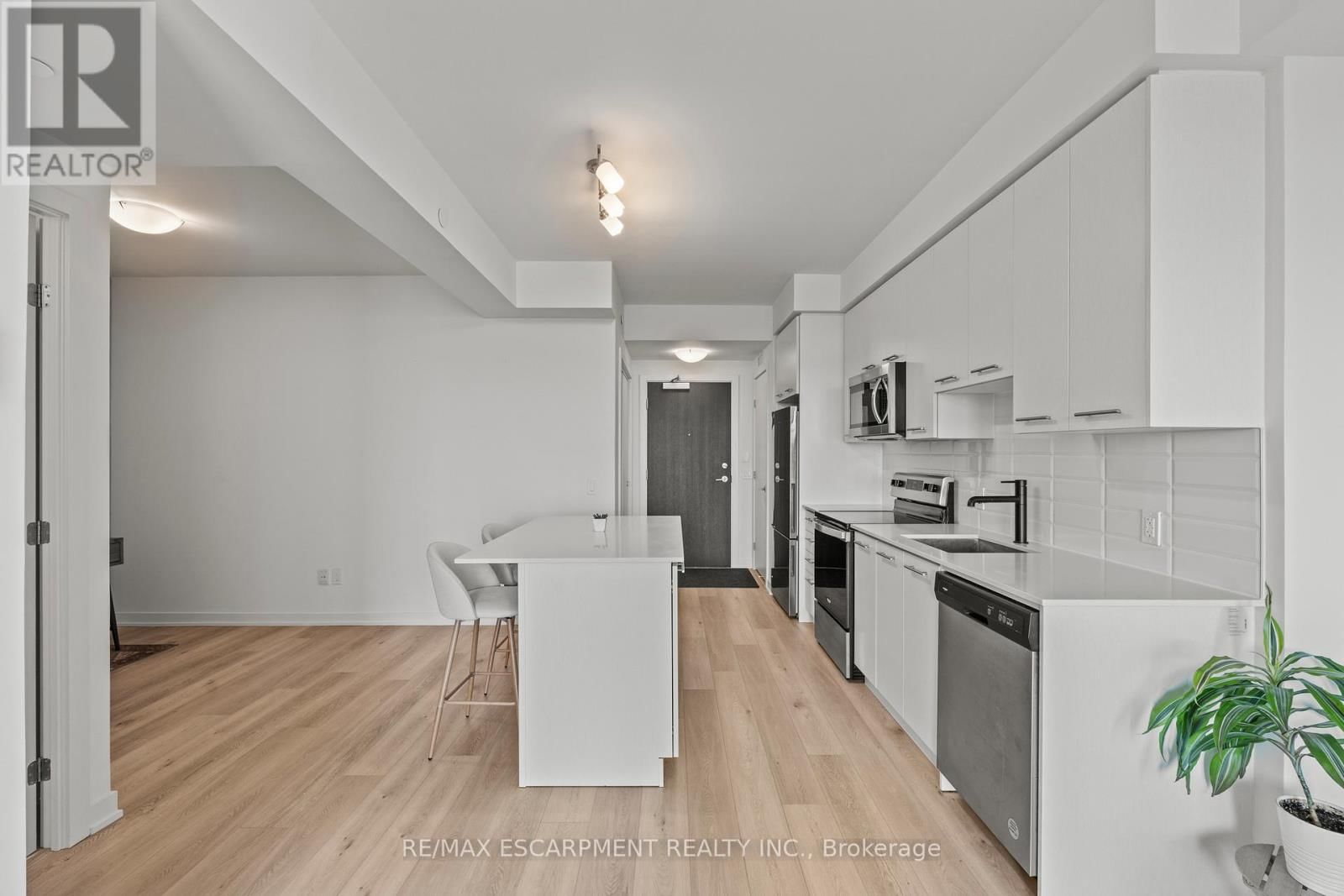 1110 - 385 WINSTON ROAD Image 6