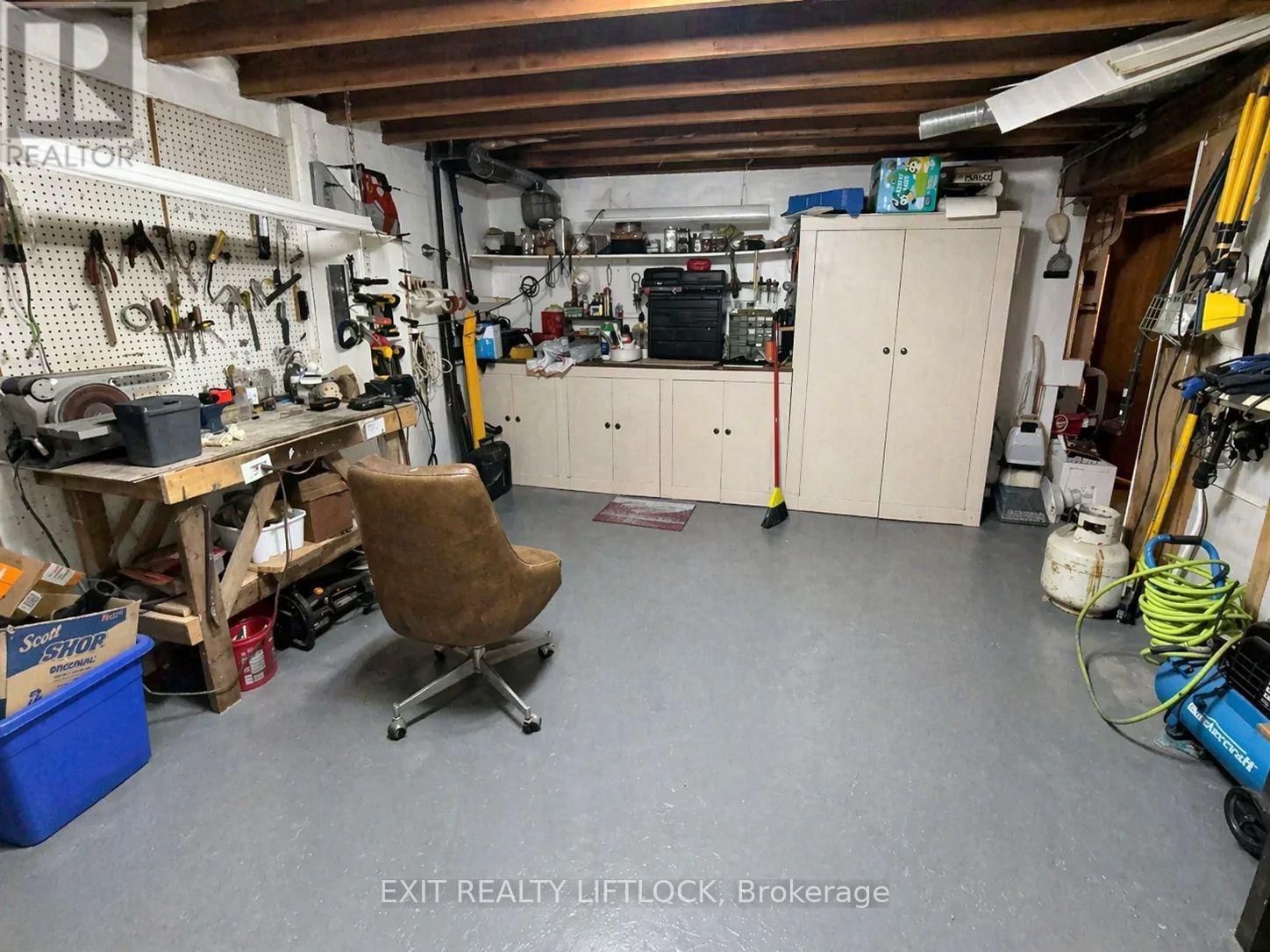 1024 ESTATES ROAD Image 11