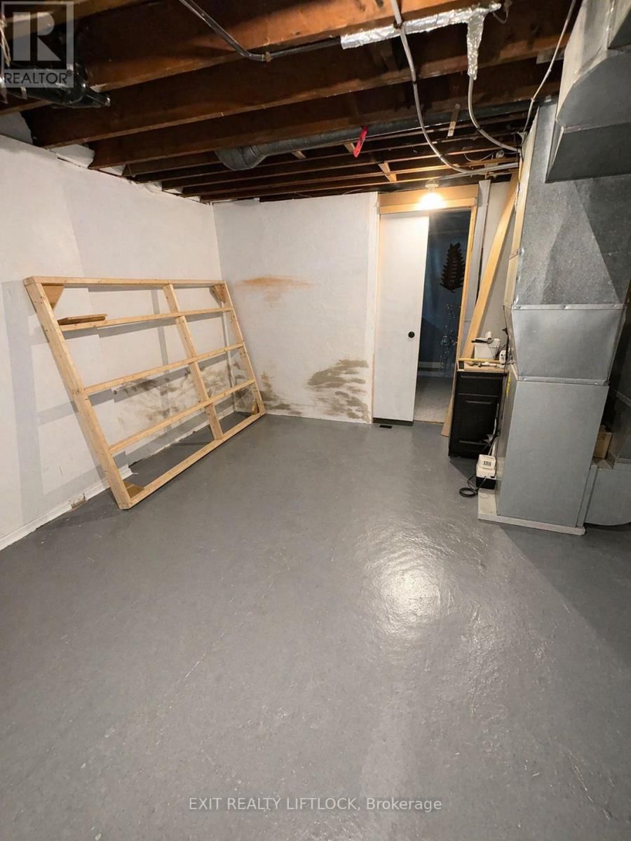 1024 ESTATES ROAD Image 12