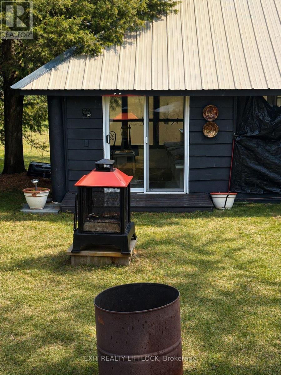 1024 ESTATES ROAD Image 13