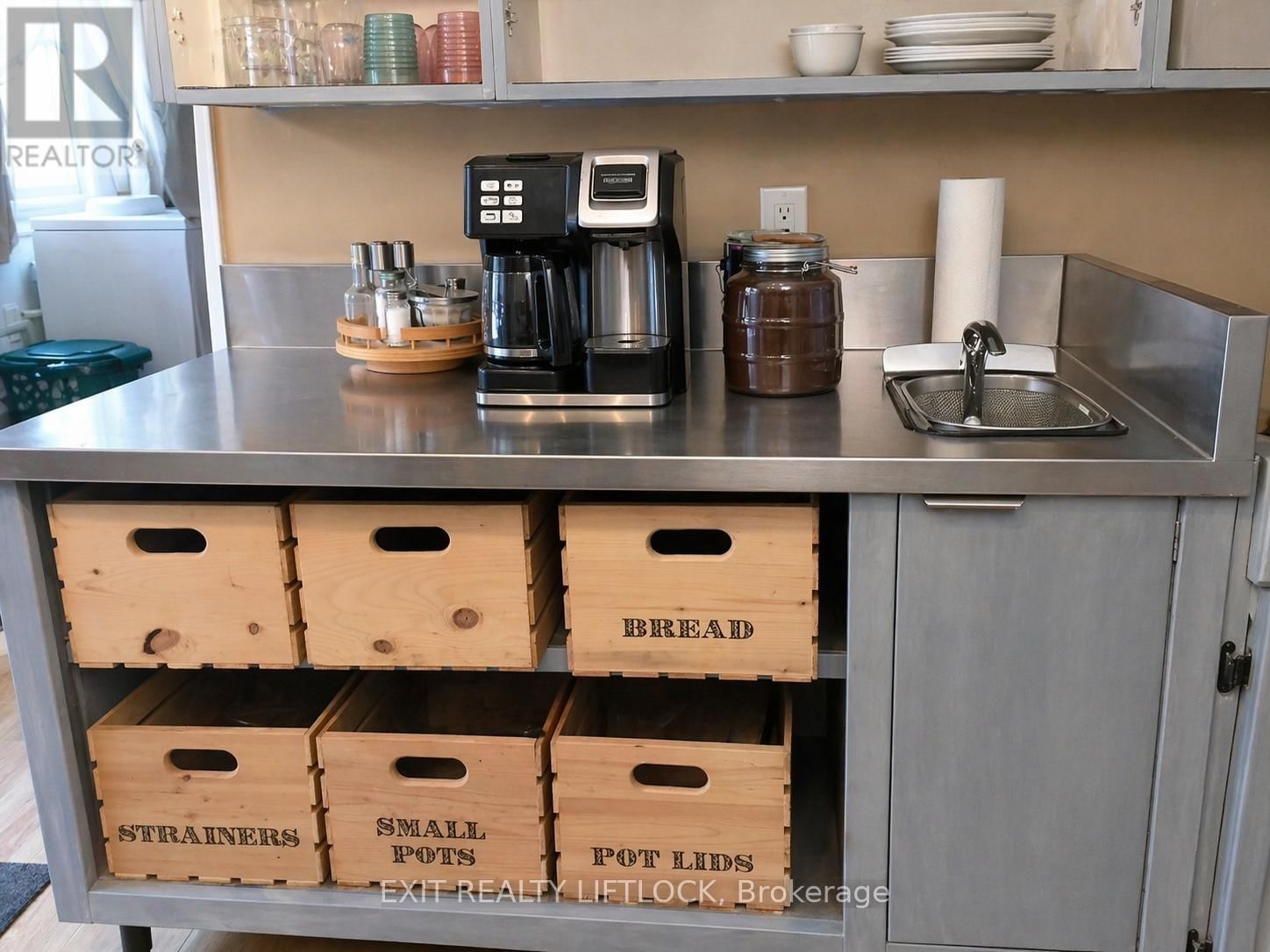 1024 ESTATES ROAD Image 4