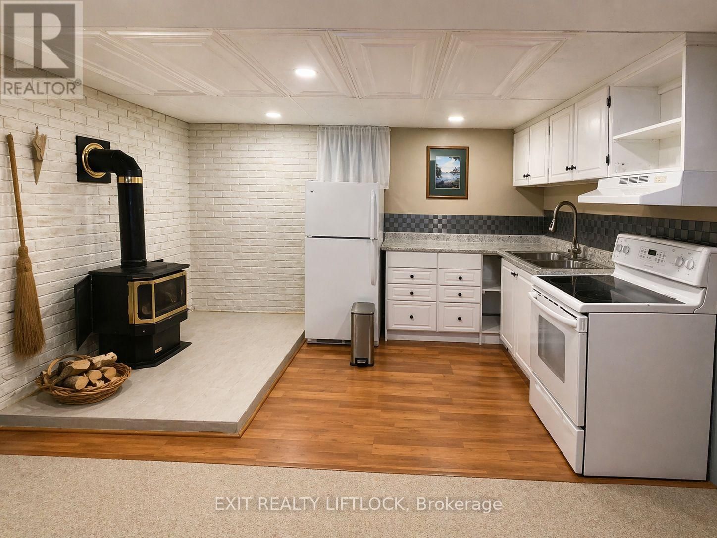 1024 ESTATES ROAD Image 8