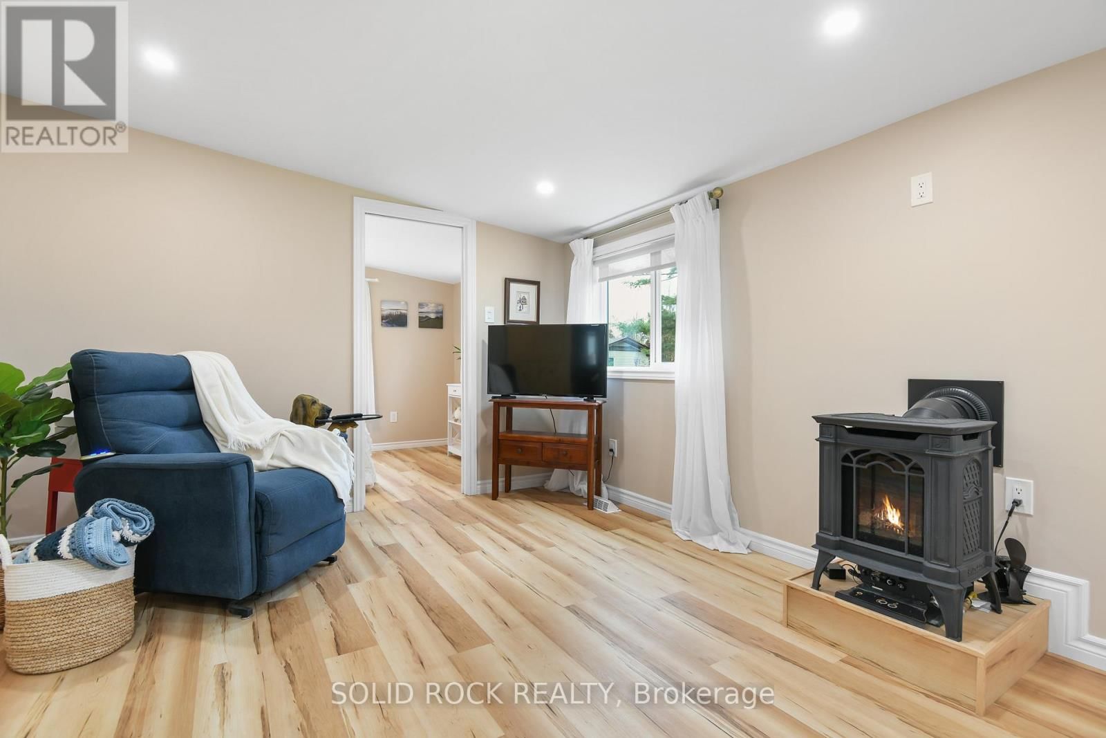 26 EVERGREEN LANE Image 20