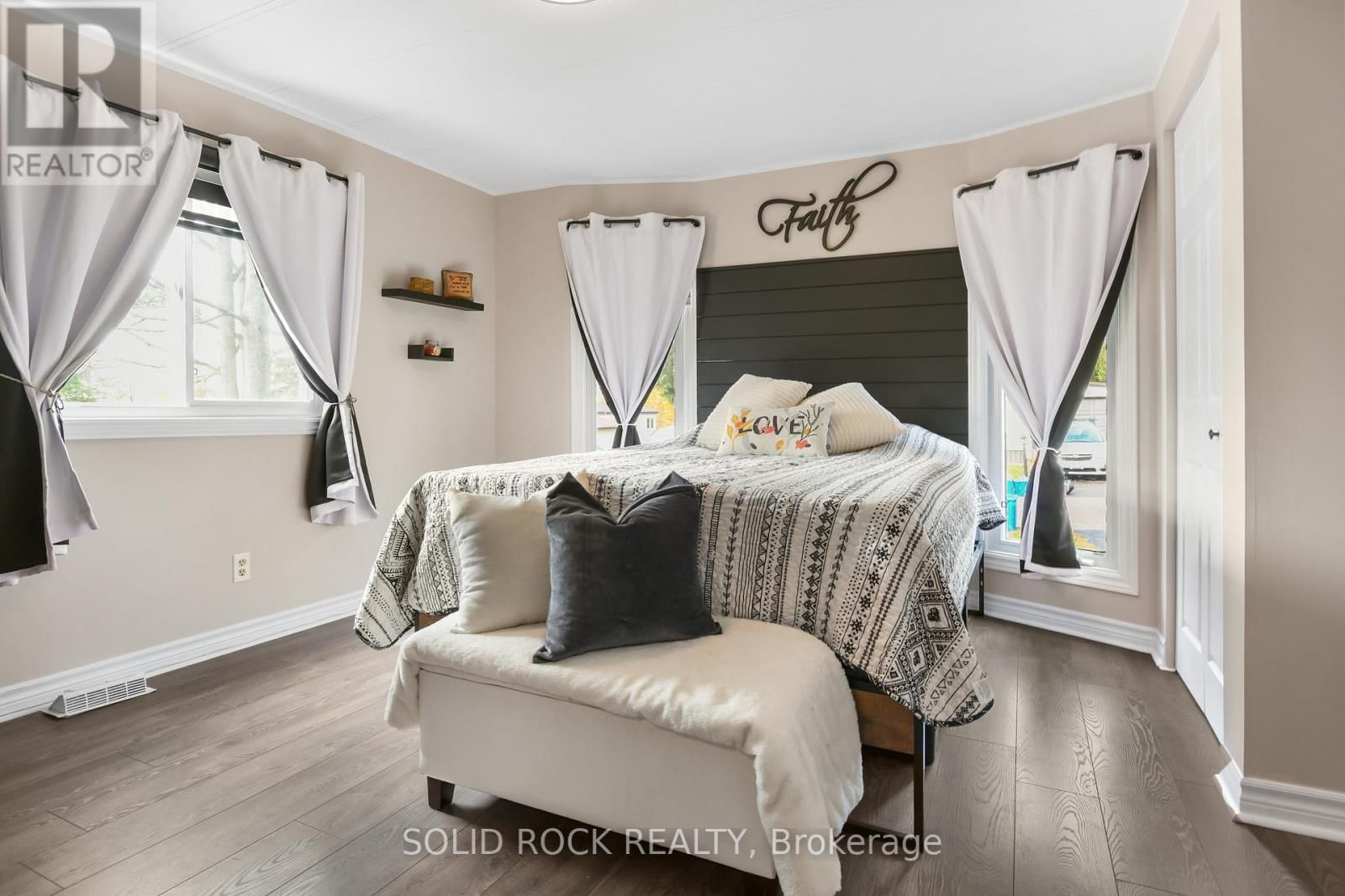 26 EVERGREEN LANE Image 28