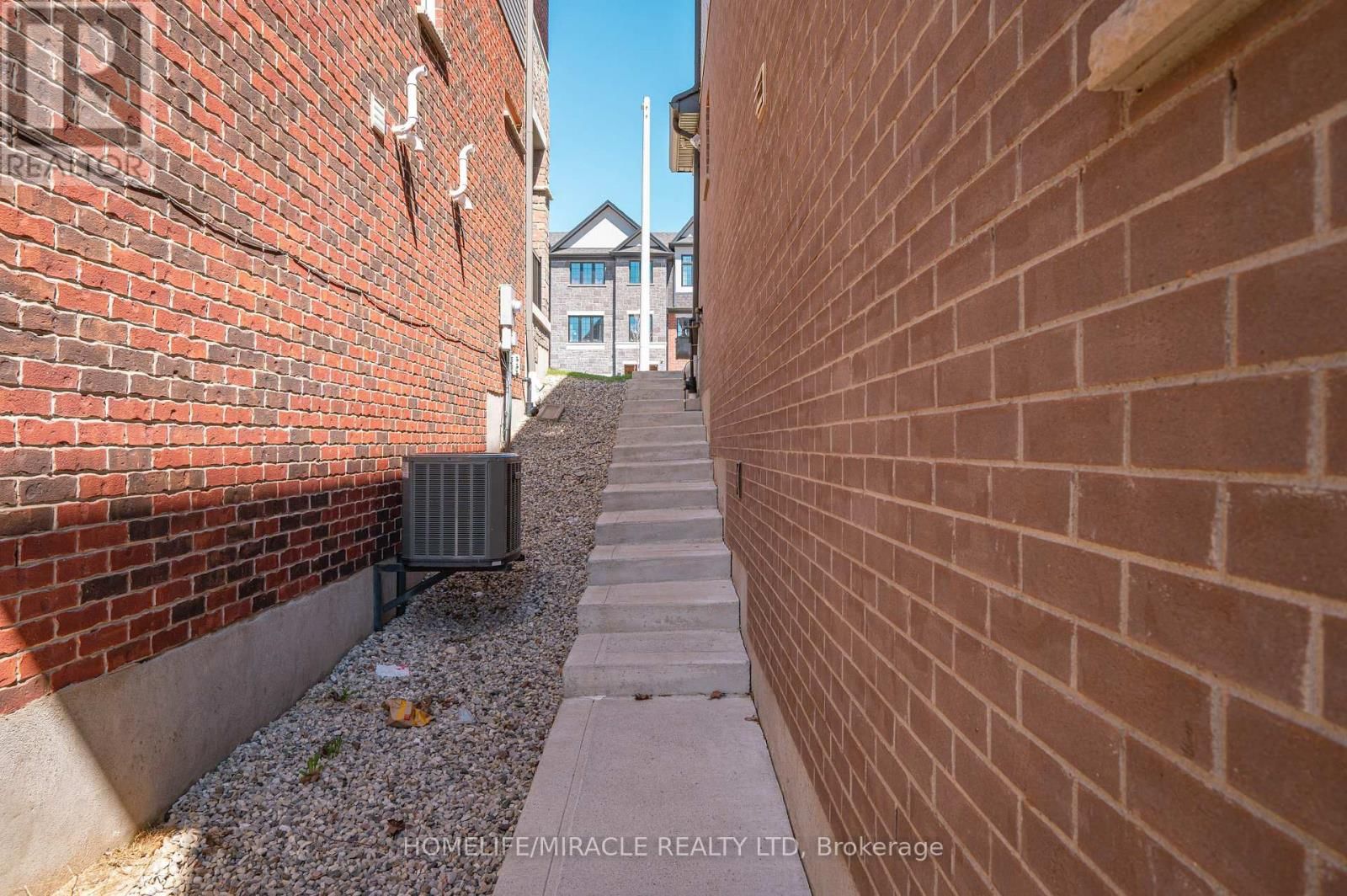 10 SPORTSMAN HILL STREET Image 42