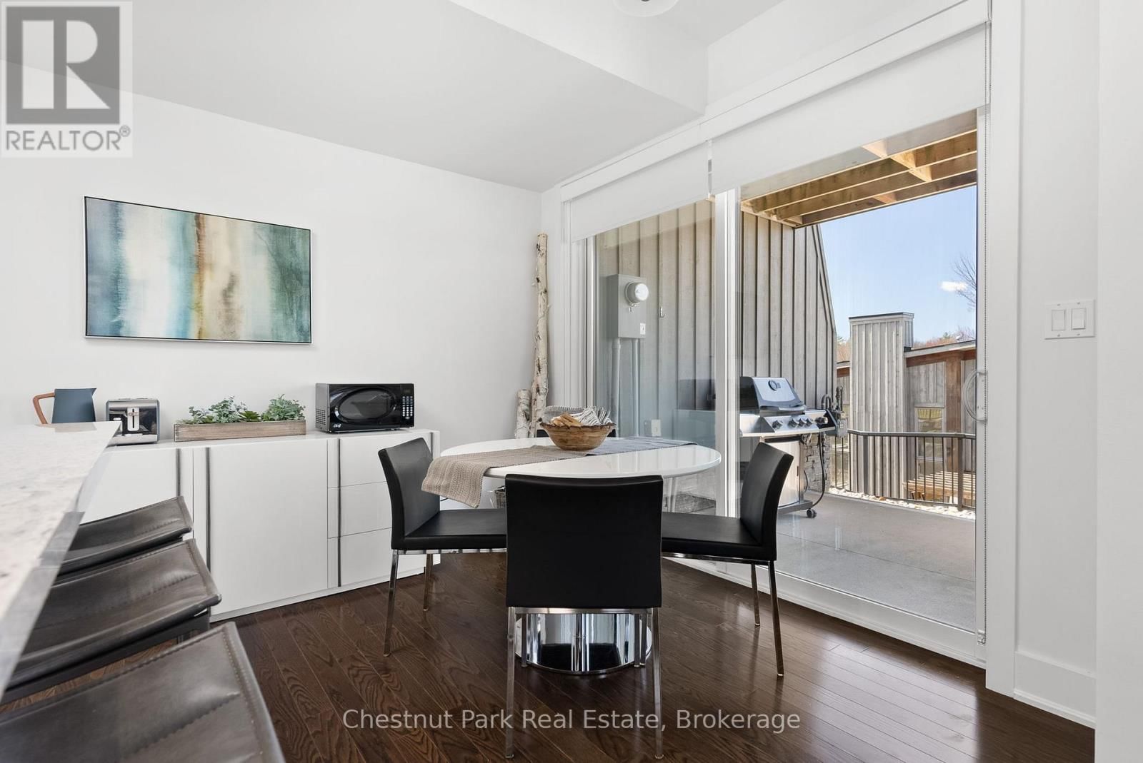 20 CARRICK TRAIL Image 10