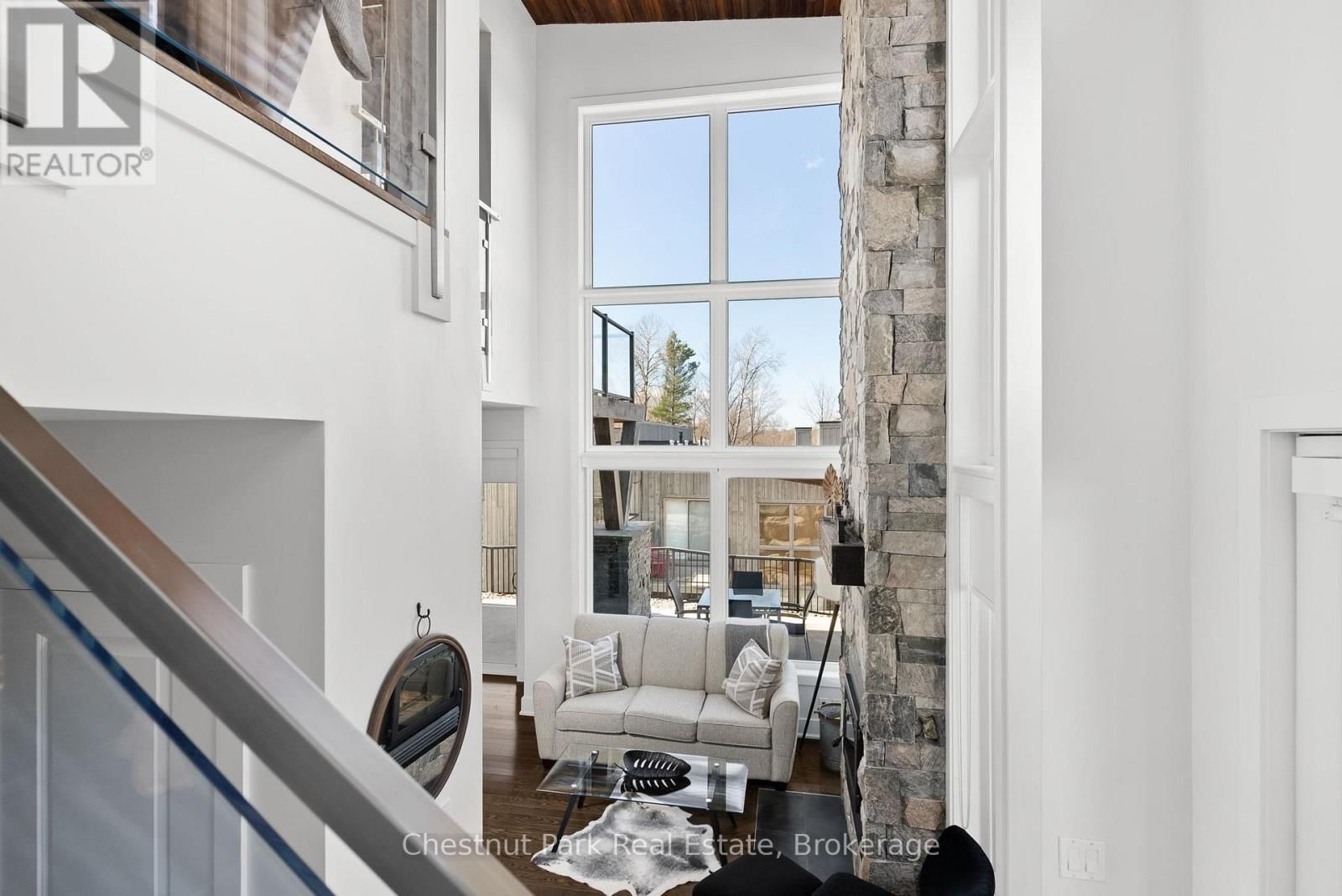 20 CARRICK TRAIL Image 18