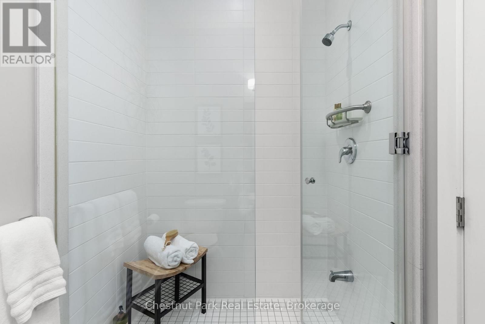 20 CARRICK TRAIL Image 26