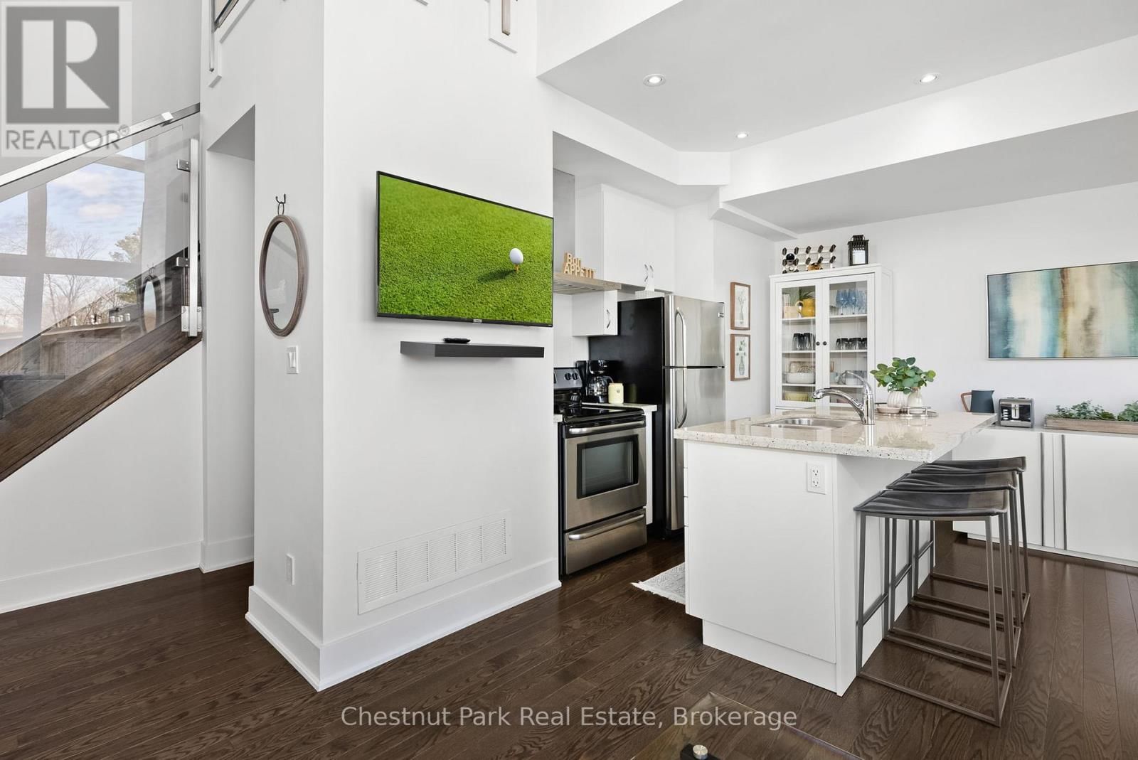 20 CARRICK TRAIL Image 6