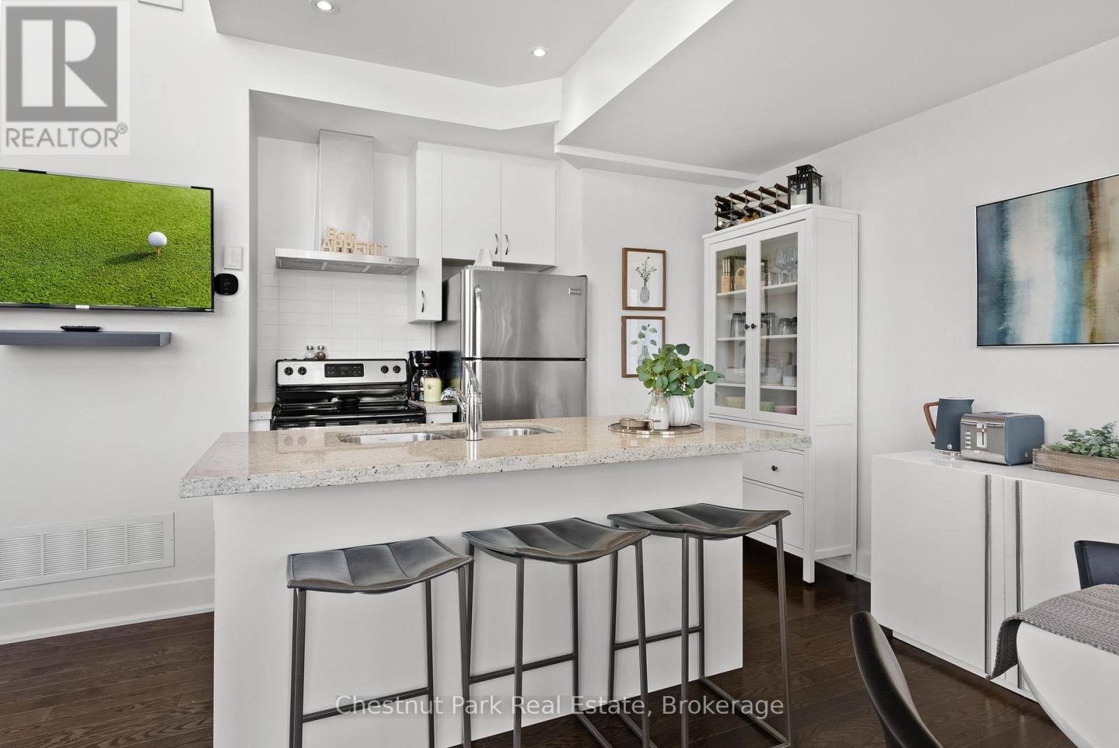 20 CARRICK TRAIL Image 7