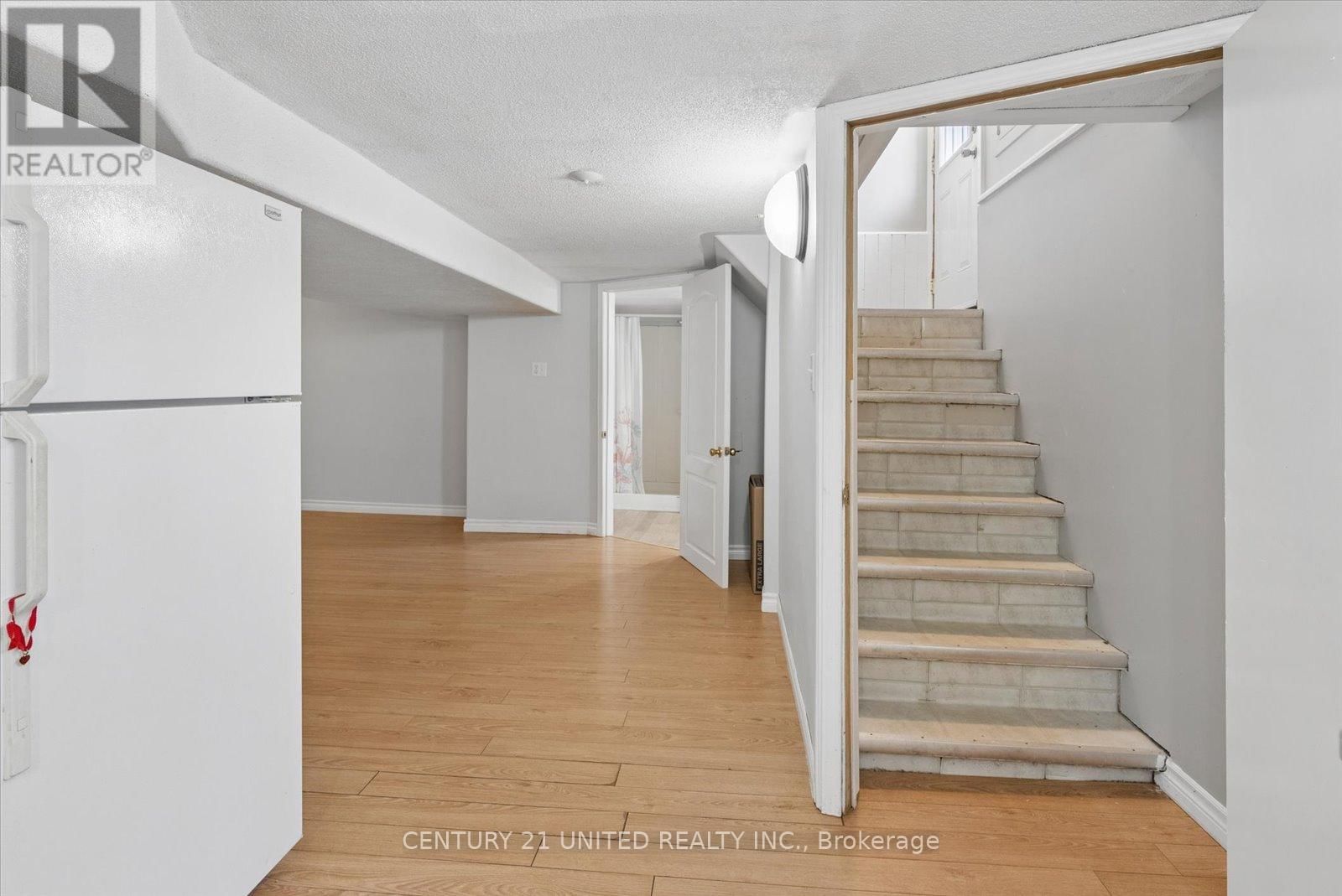 758 BETHUNE STREET Image 24