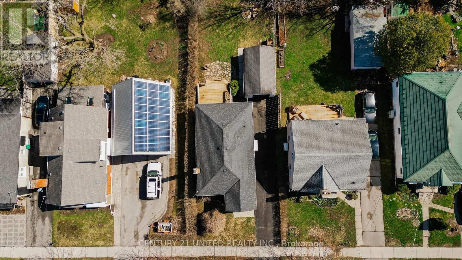 758 BETHUNE STREET Image 39