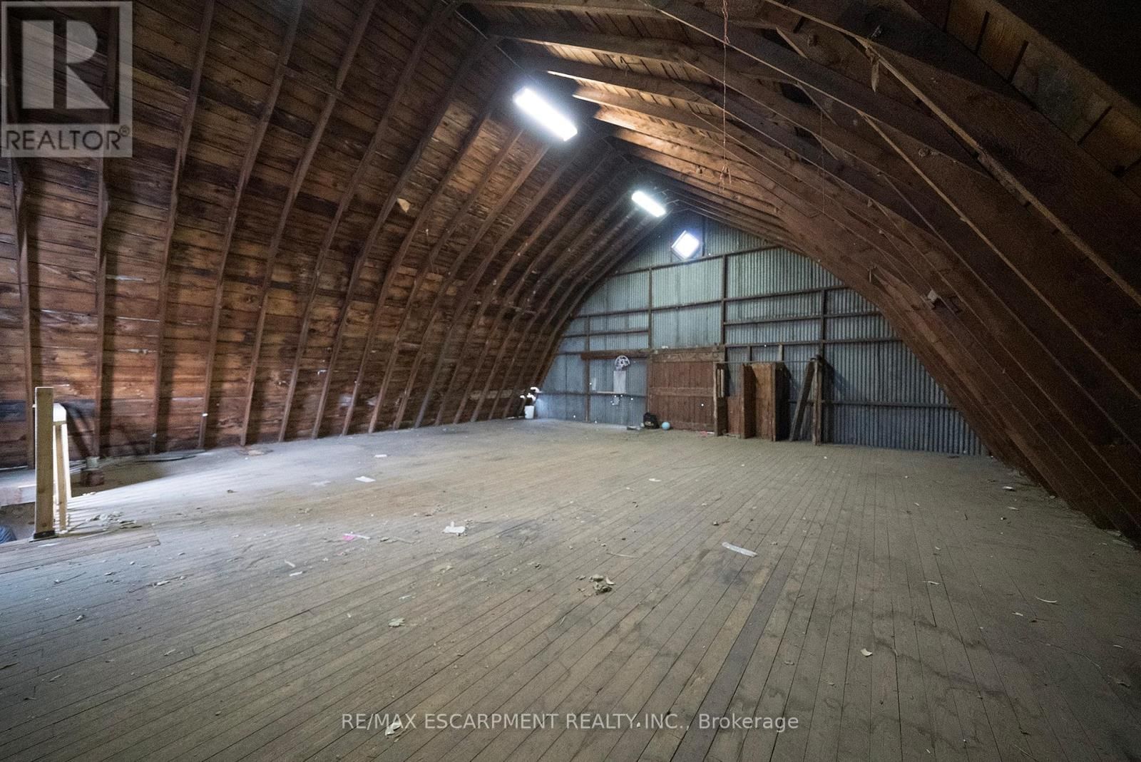 142 GRAND RIVER STREET NORTH Image 34