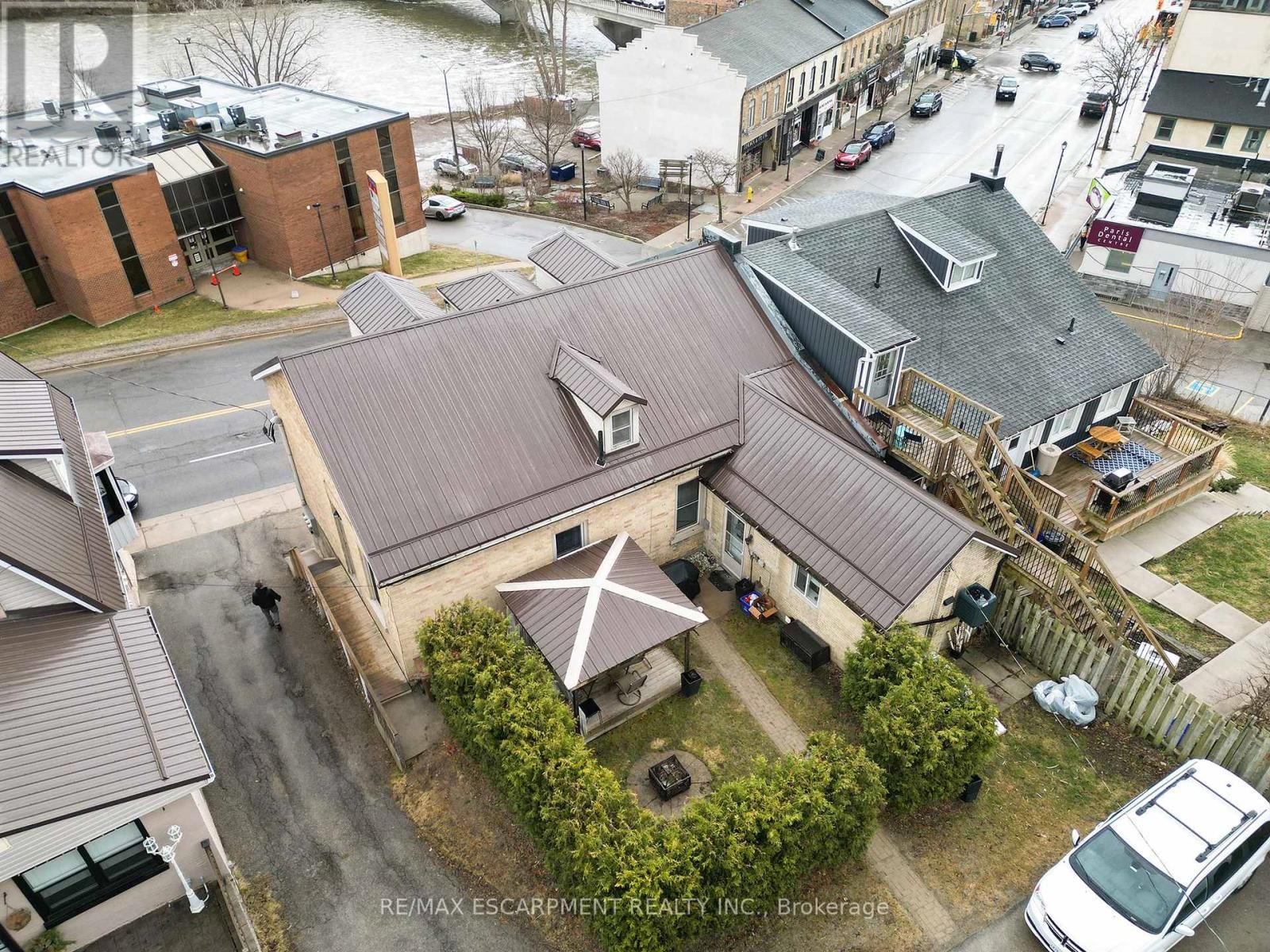 142 GRAND RIVER STREET NORTH Image 35