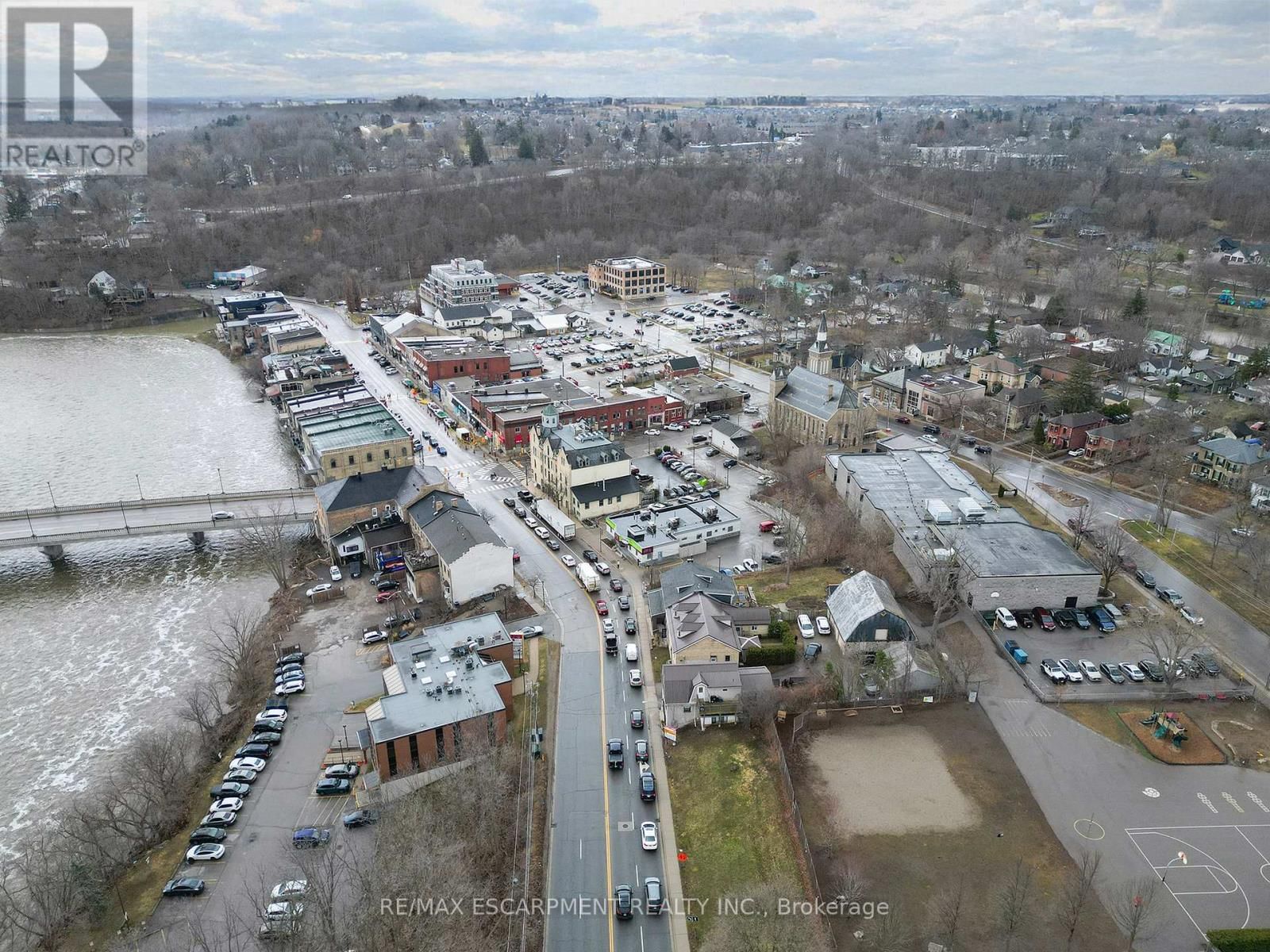 142 GRAND RIVER STREET NORTH Image 37