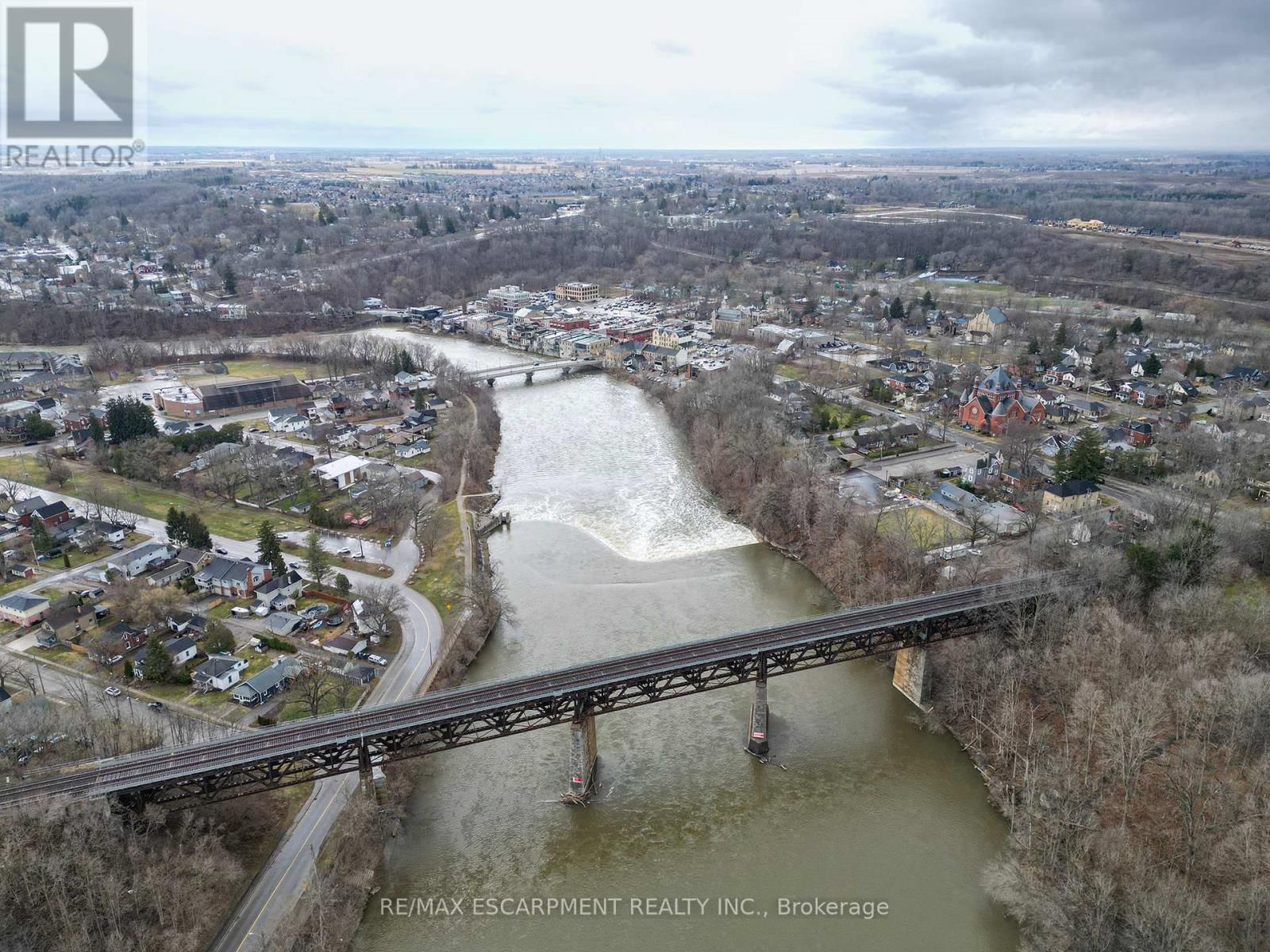 142 GRAND RIVER STREET NORTH Image 38