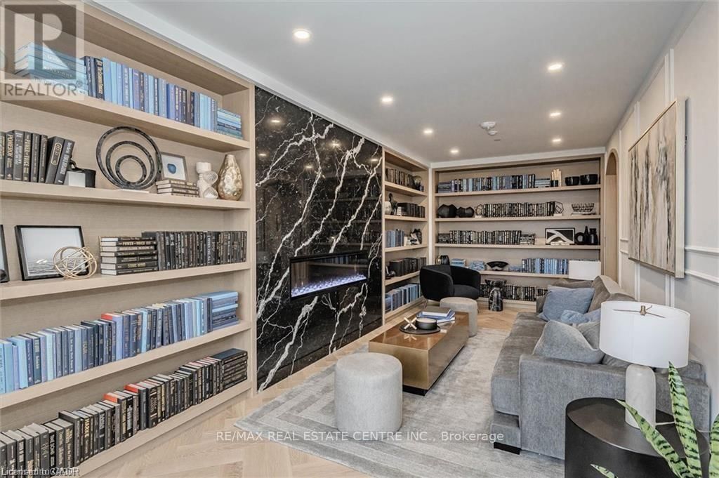 608 - 71 WYNDHAM STREET SOUTH Image 30