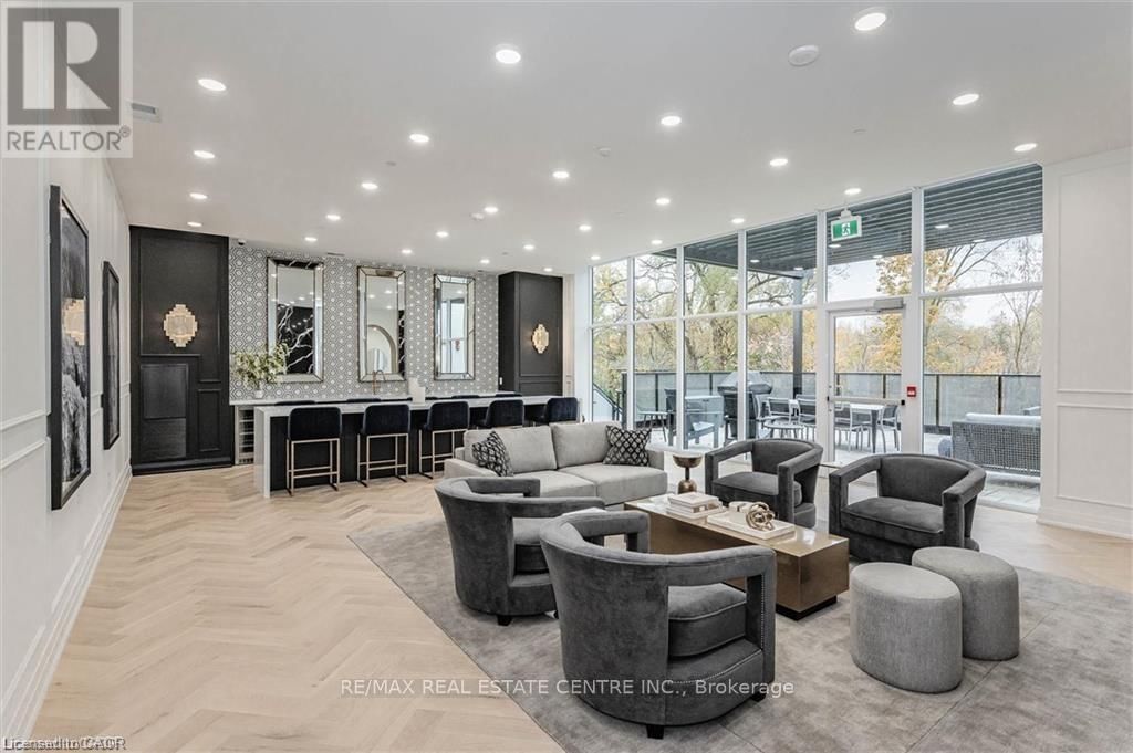 608 - 71 WYNDHAM STREET SOUTH Image 37